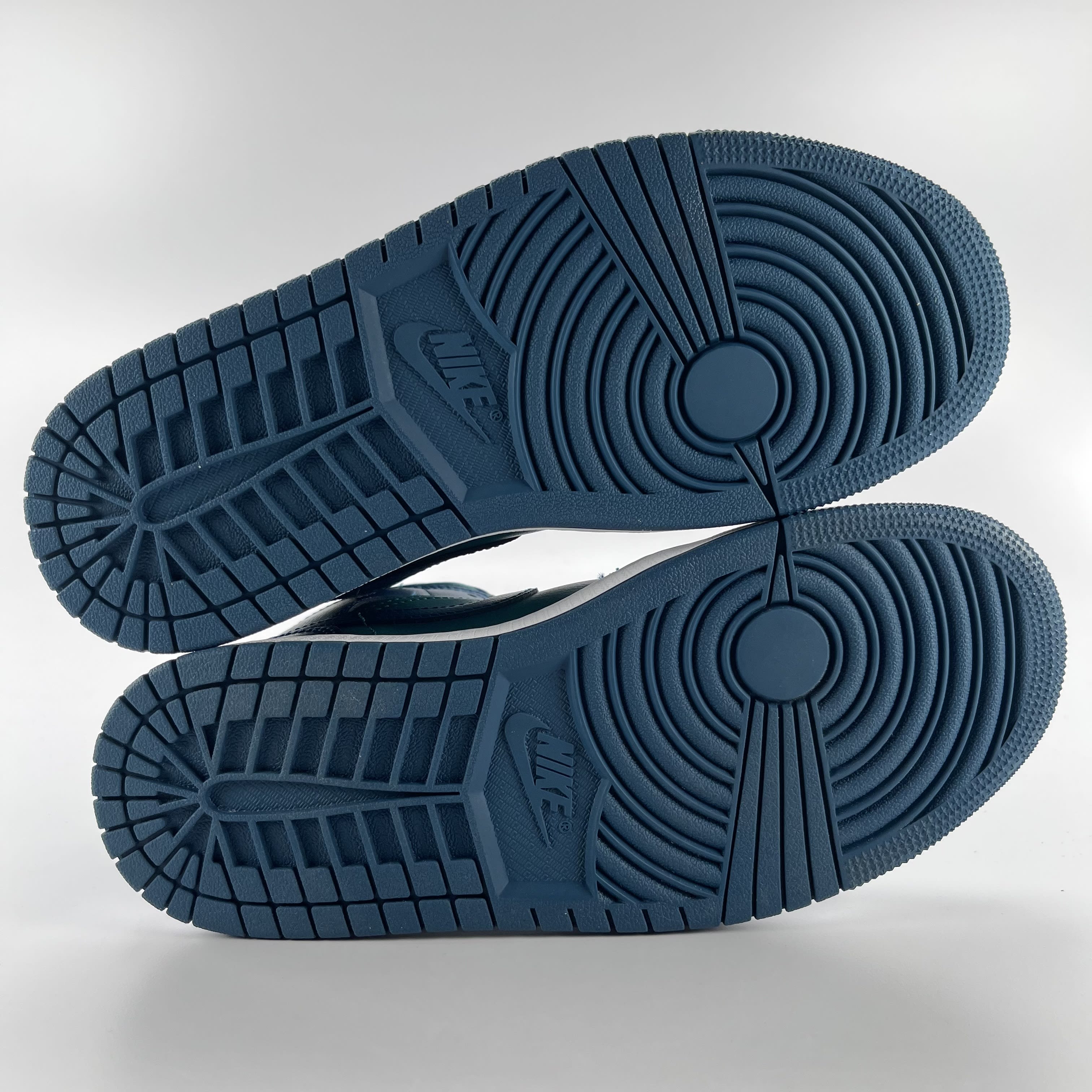 269301 Jordan 1 Mid Teal French Blue (Women's)