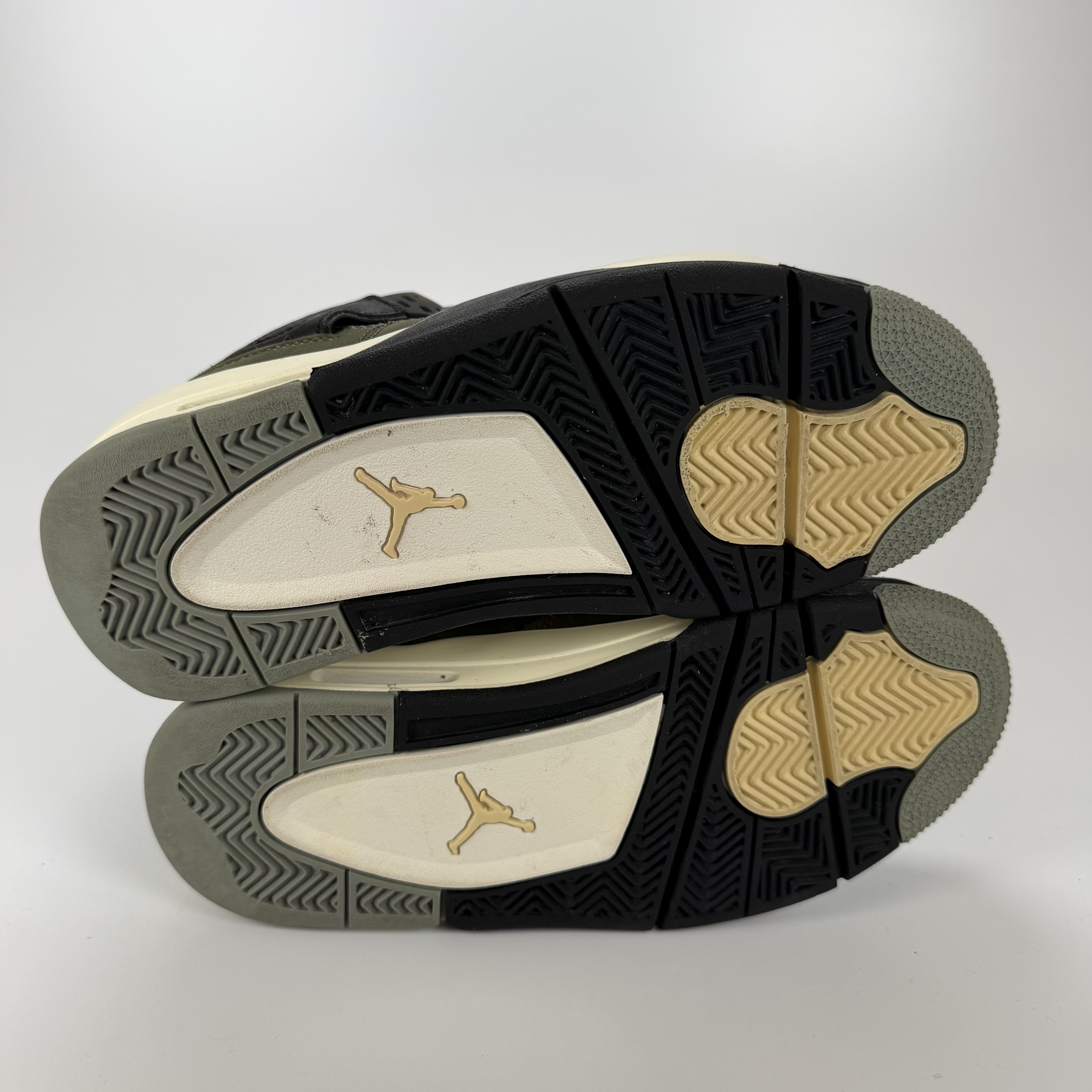 SP4773 Jordan 4 Retro SE Craft Medium Olive (GS)
