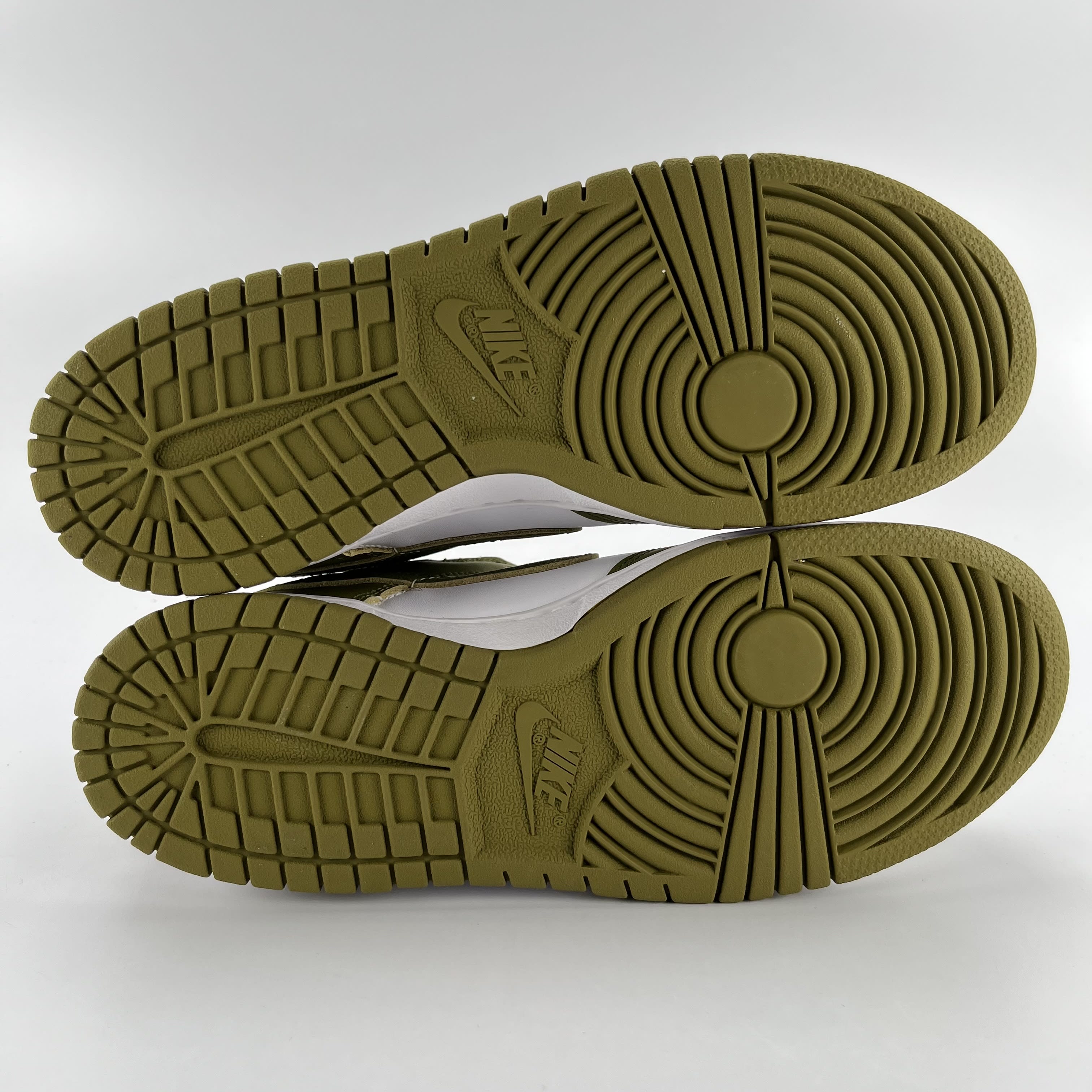 266664 Nike Dunk Low GS 'Pacific Moss"