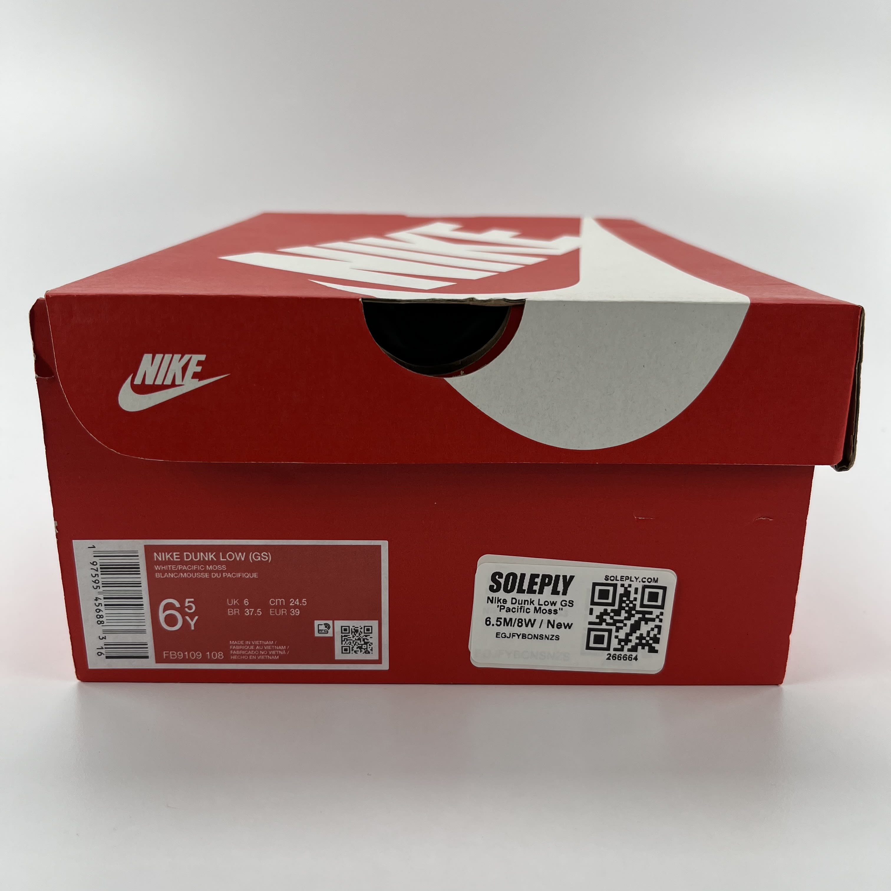266664 Nike Dunk Low GS 'Pacific Moss"