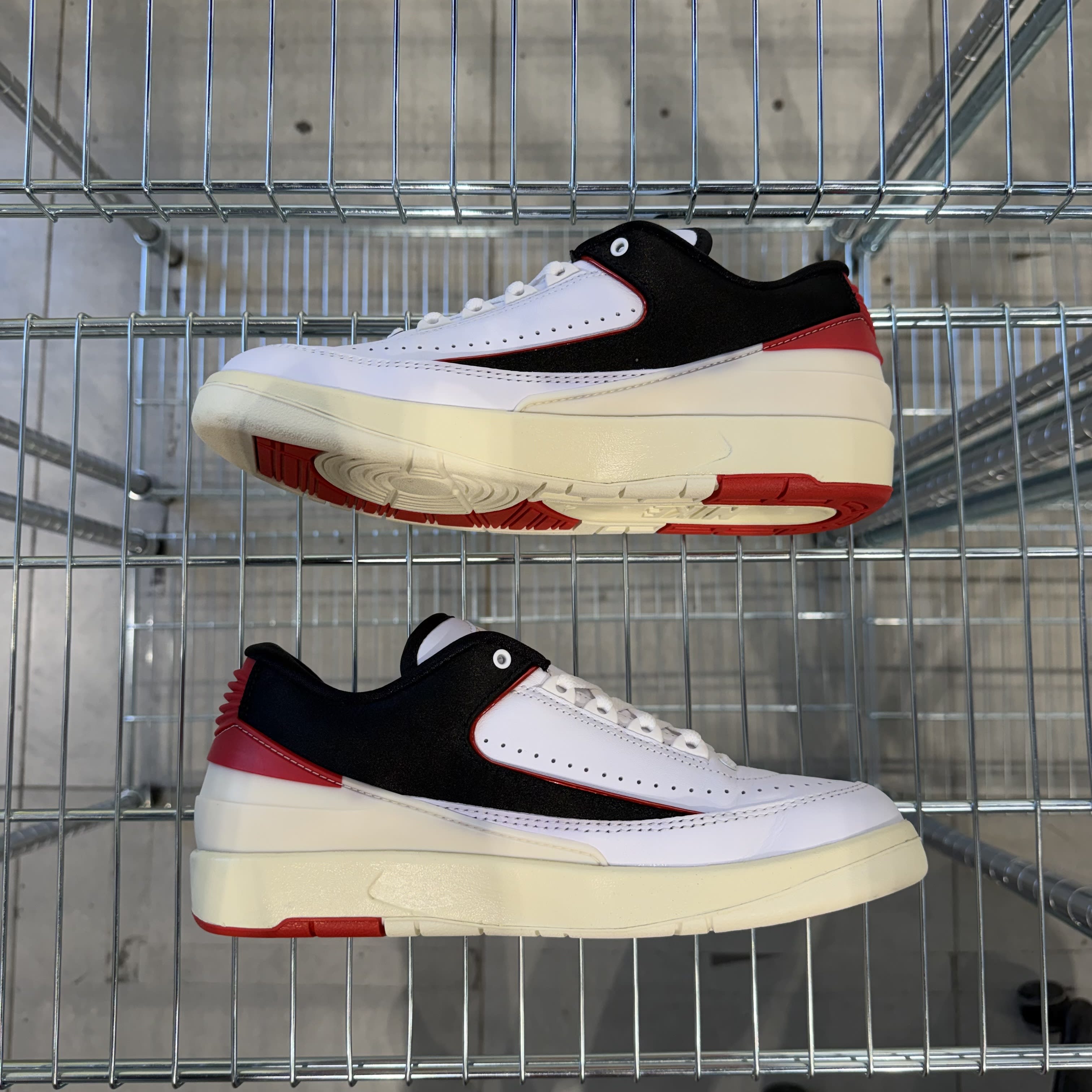 817242 Jordan 2 Retro Low Chicago Twist (Women's)
