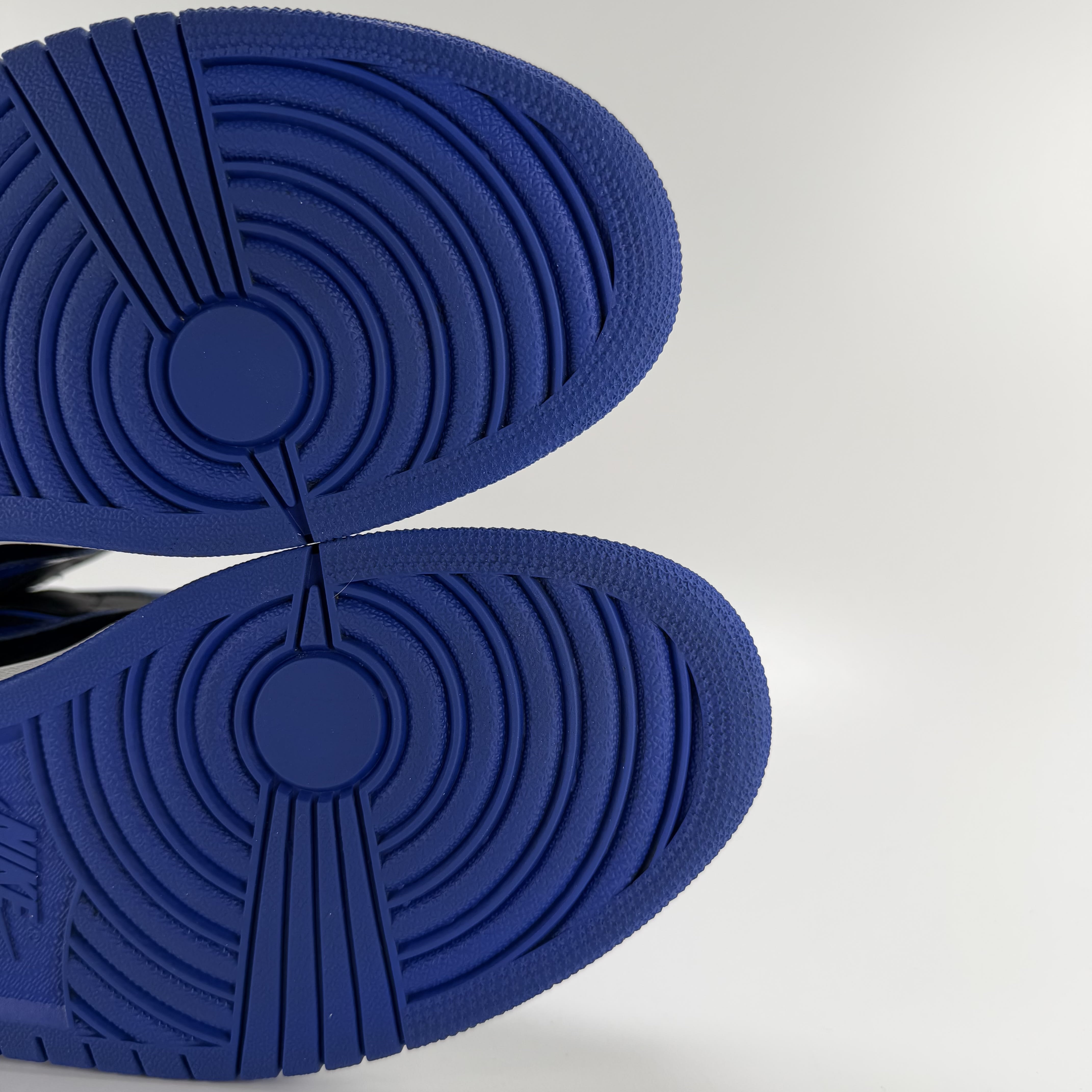 523351 Jordan 1 Mid Royal (2020)