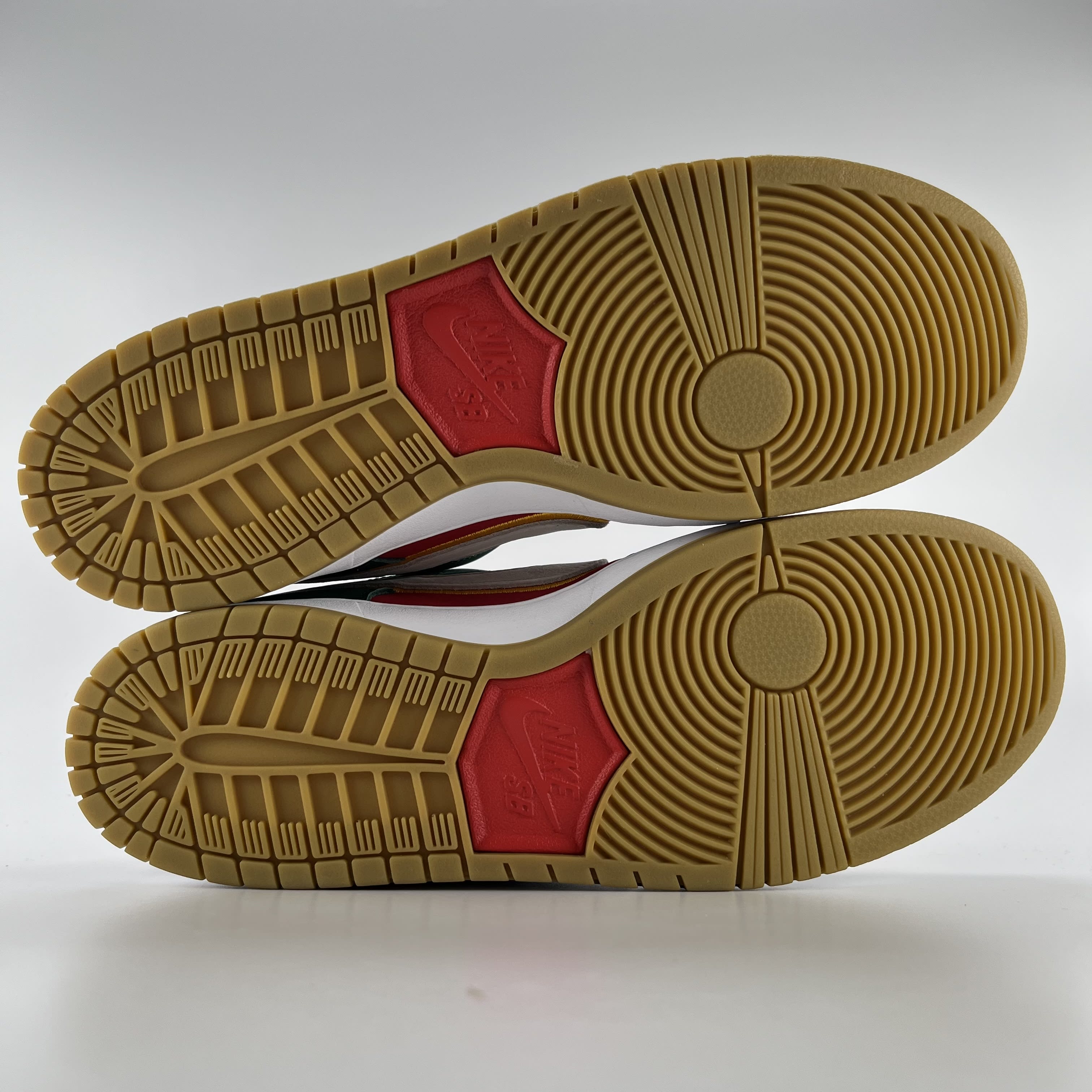 523648 Nike SB Dunk Low Pro PRM Seattle Supersonics