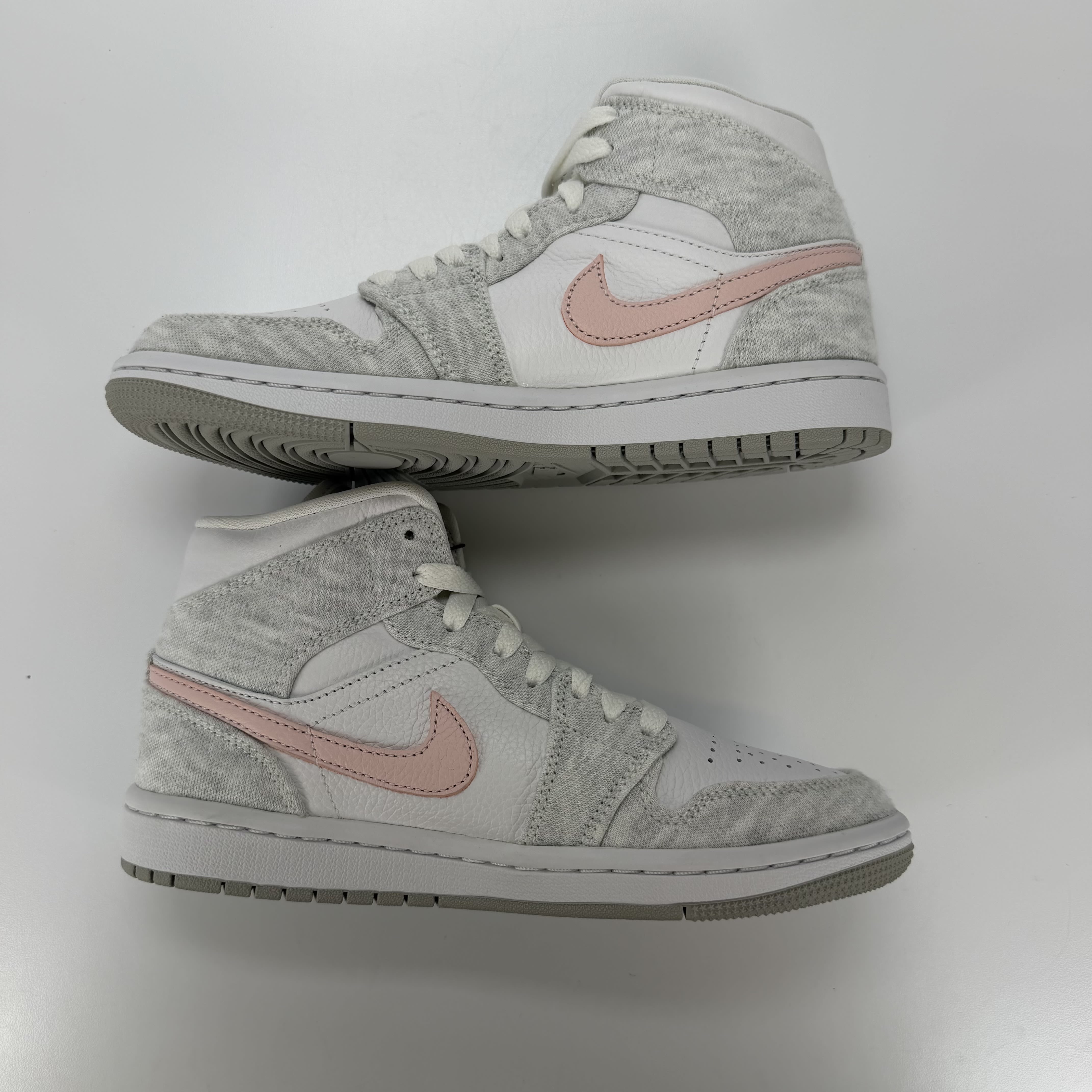 SP4751 Wmns Air Jordan 1 Mid SE 'Light Iron Ore'