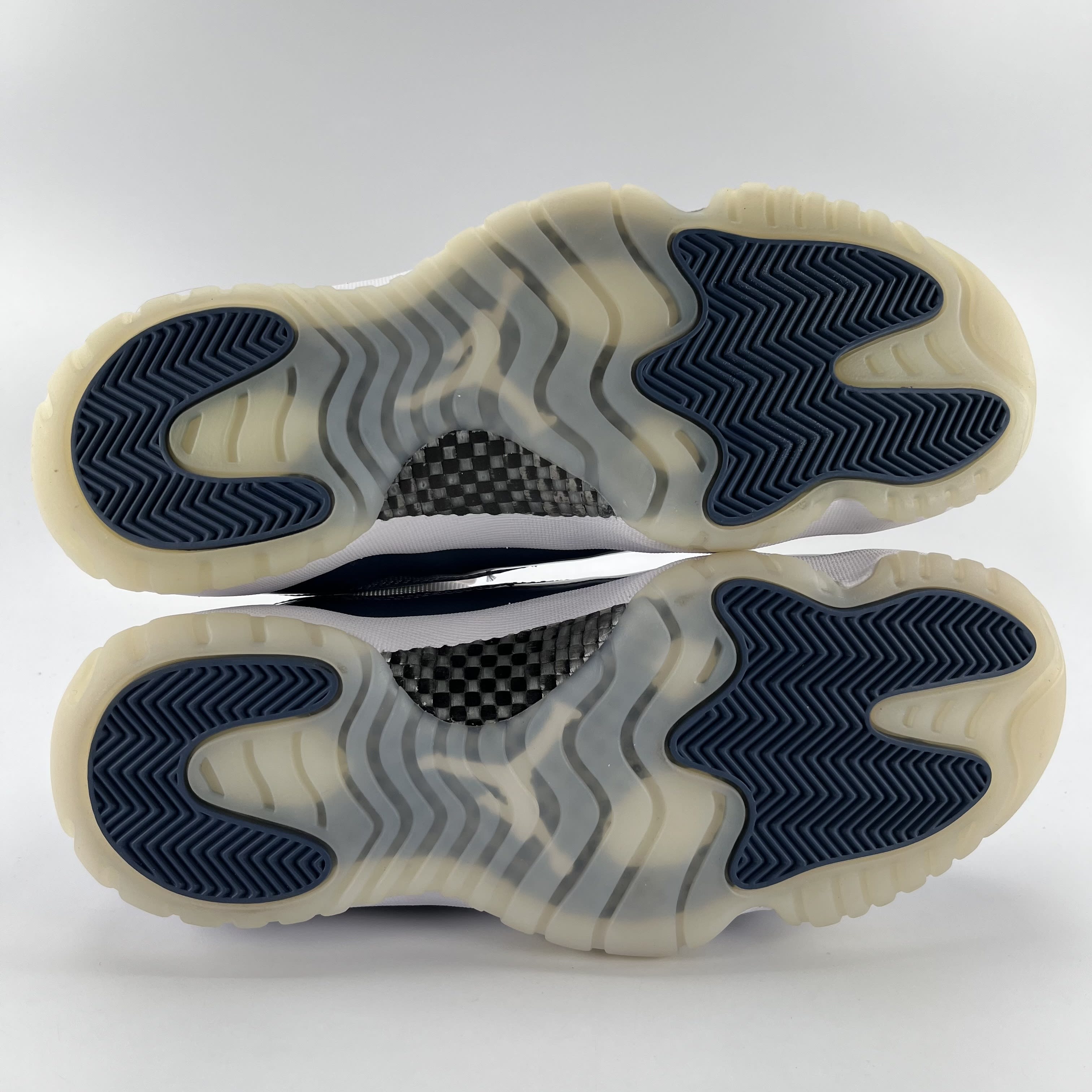459646 Jordan 11 Retro Low Diffused Blue