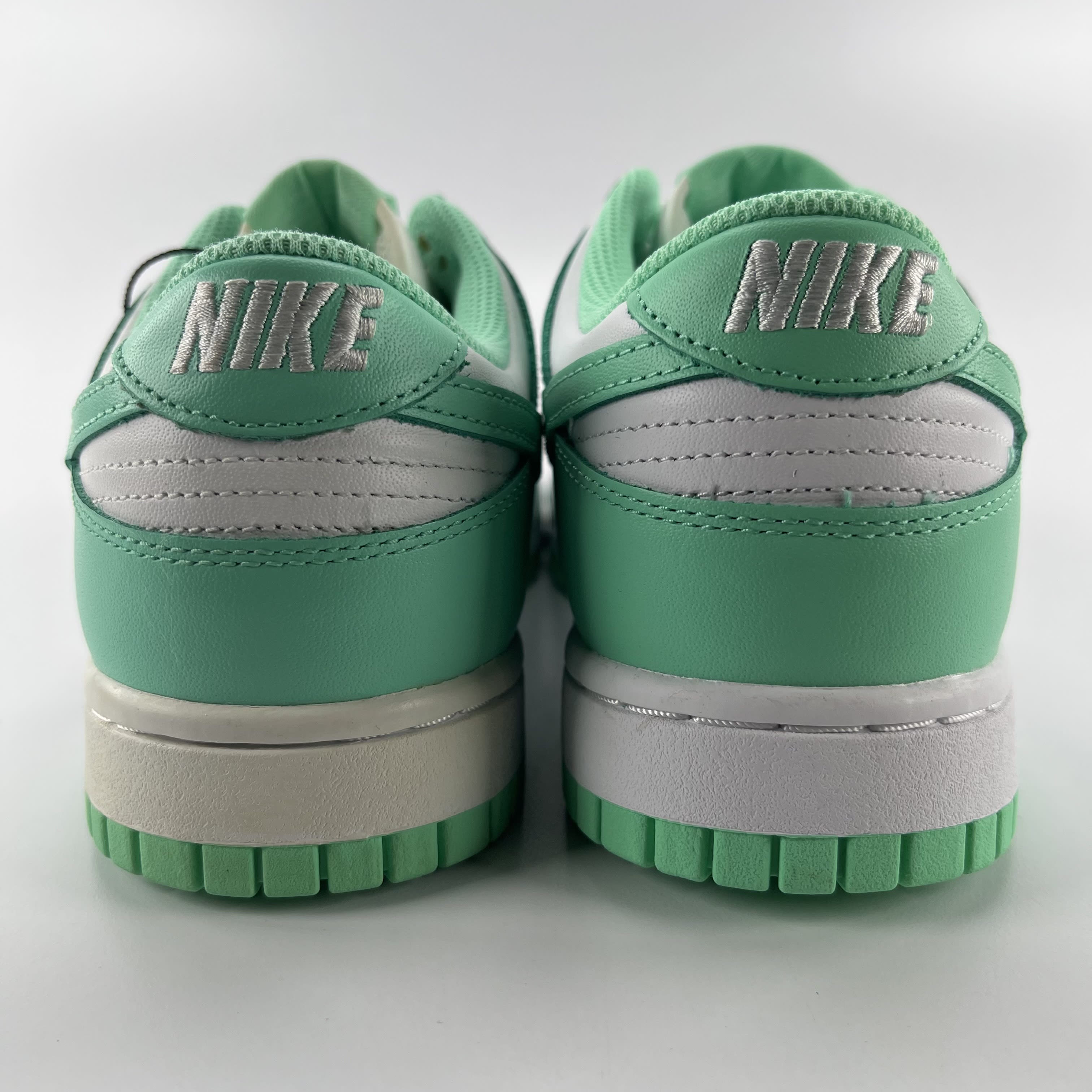 280370 Nike Wmns Dunk Low 'Green Glow'