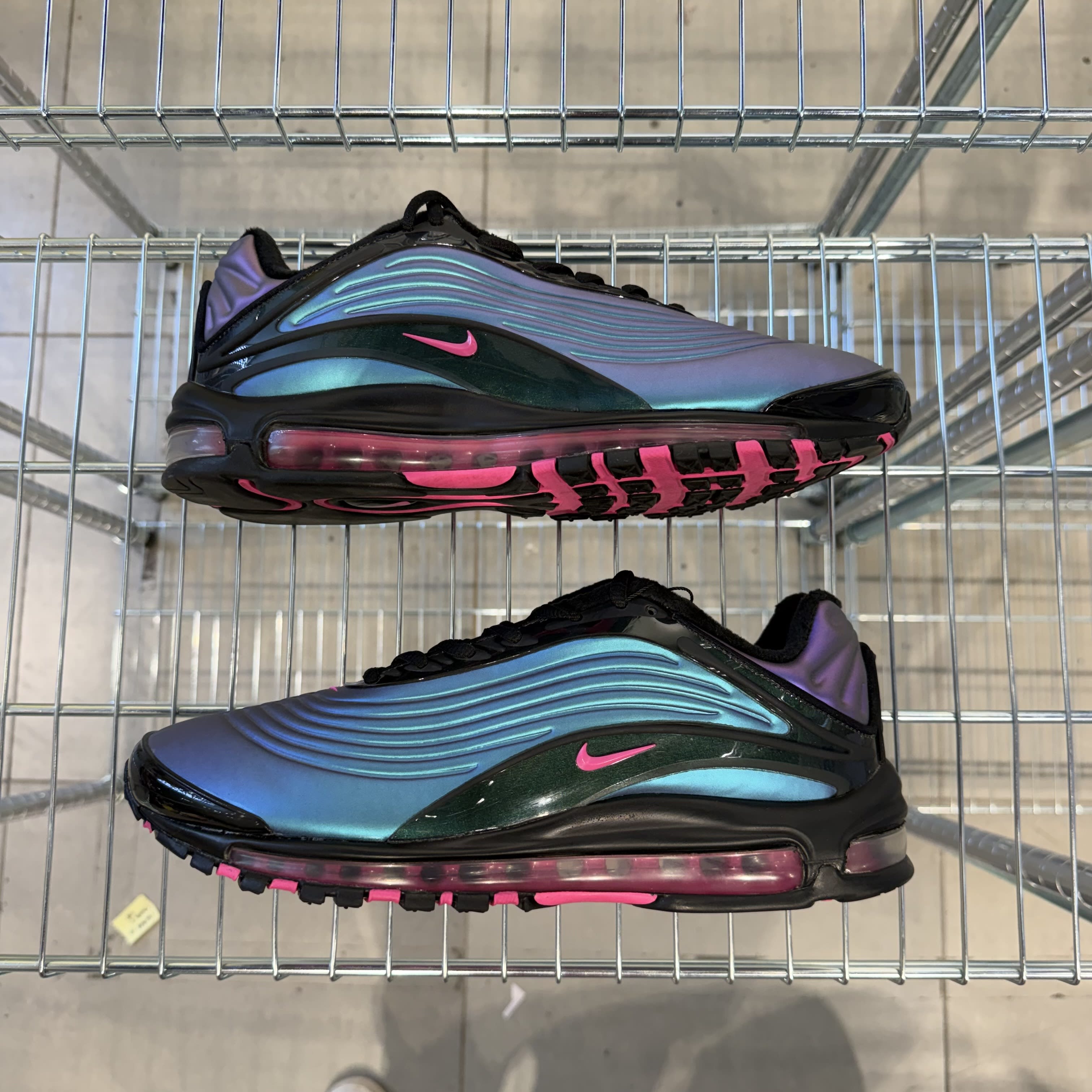 719602 Nike Air Max Deluxe Throwback Future