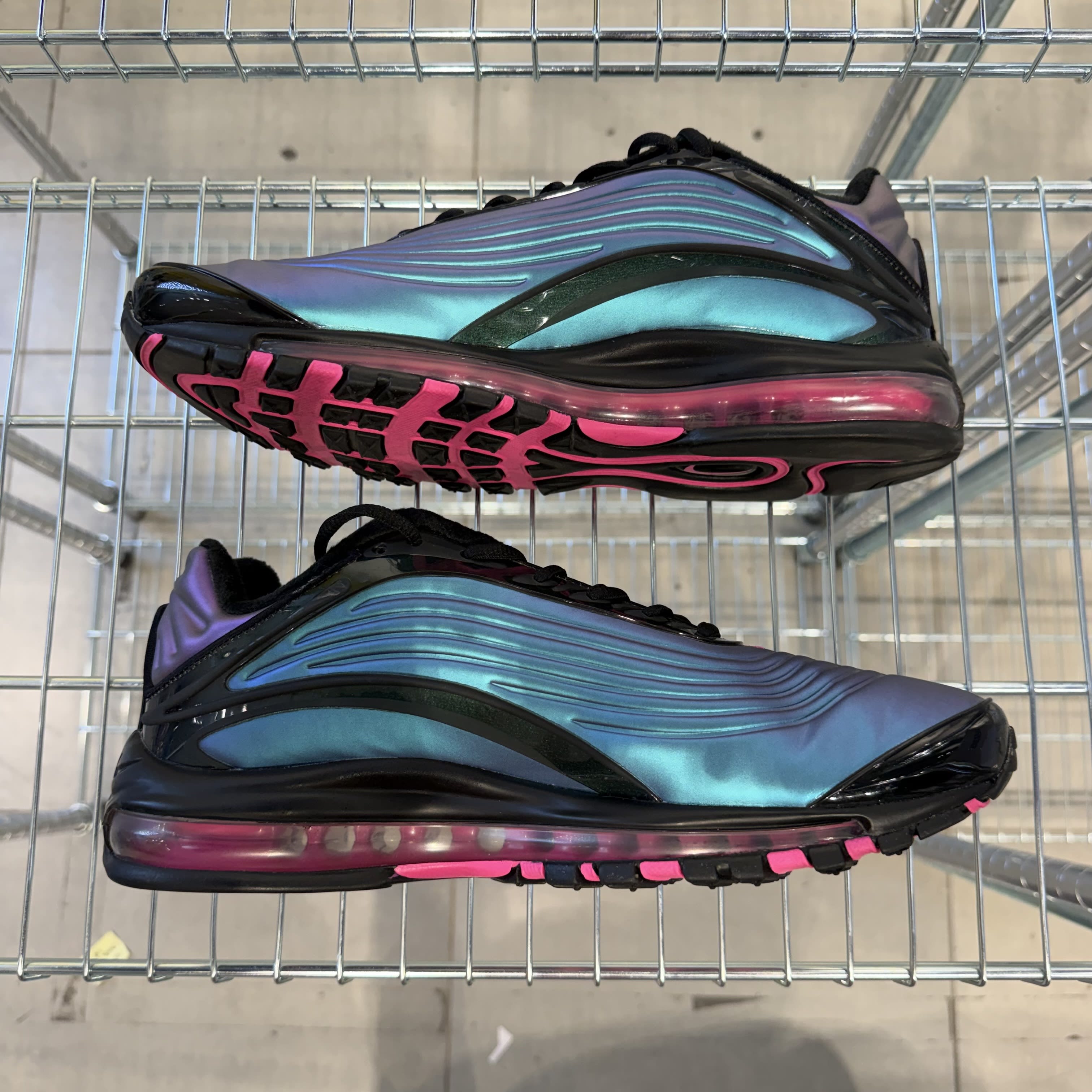719602 Nike Air Max Deluxe Throwback Future