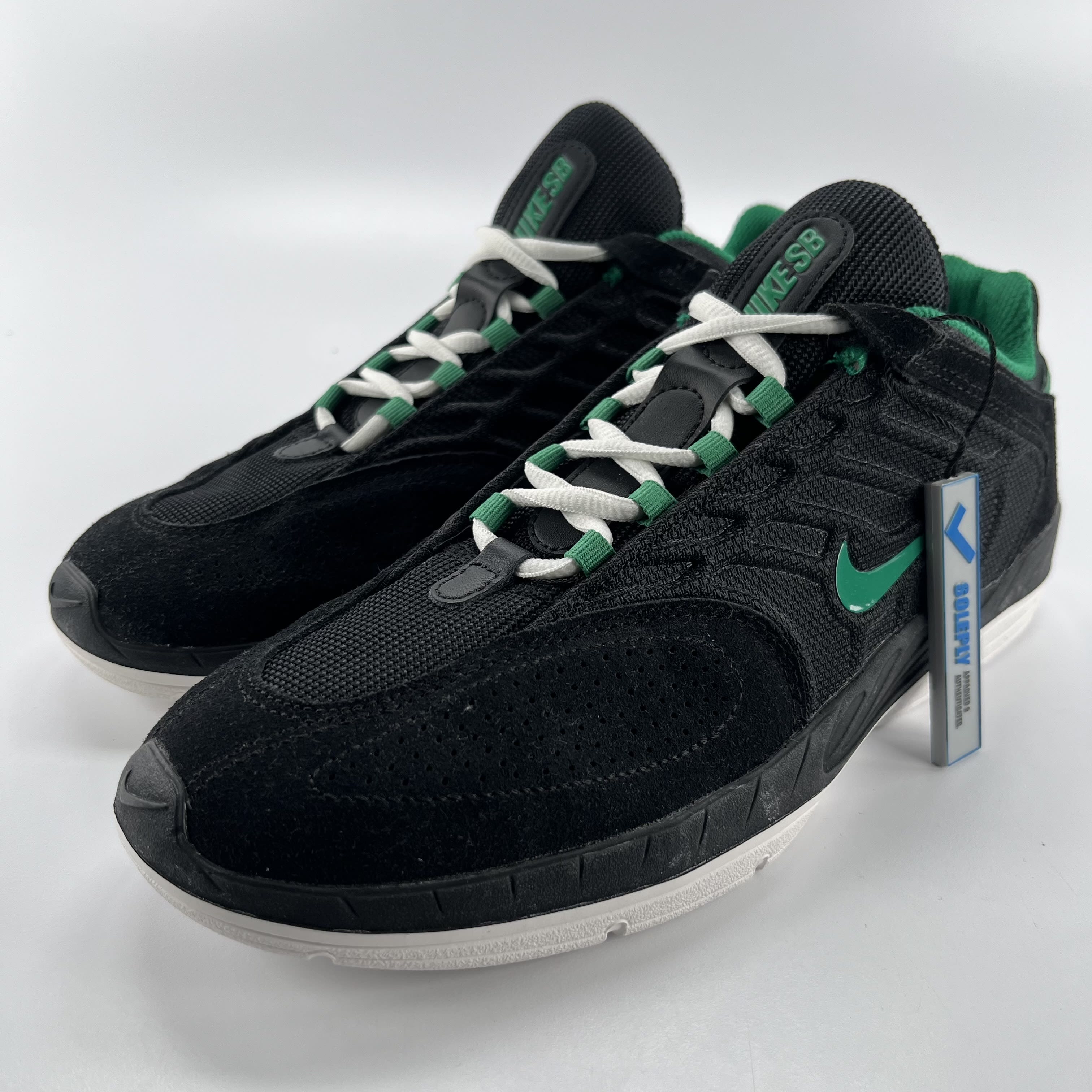 436016 Nike SB Vertebrae Black Summit White Malachite