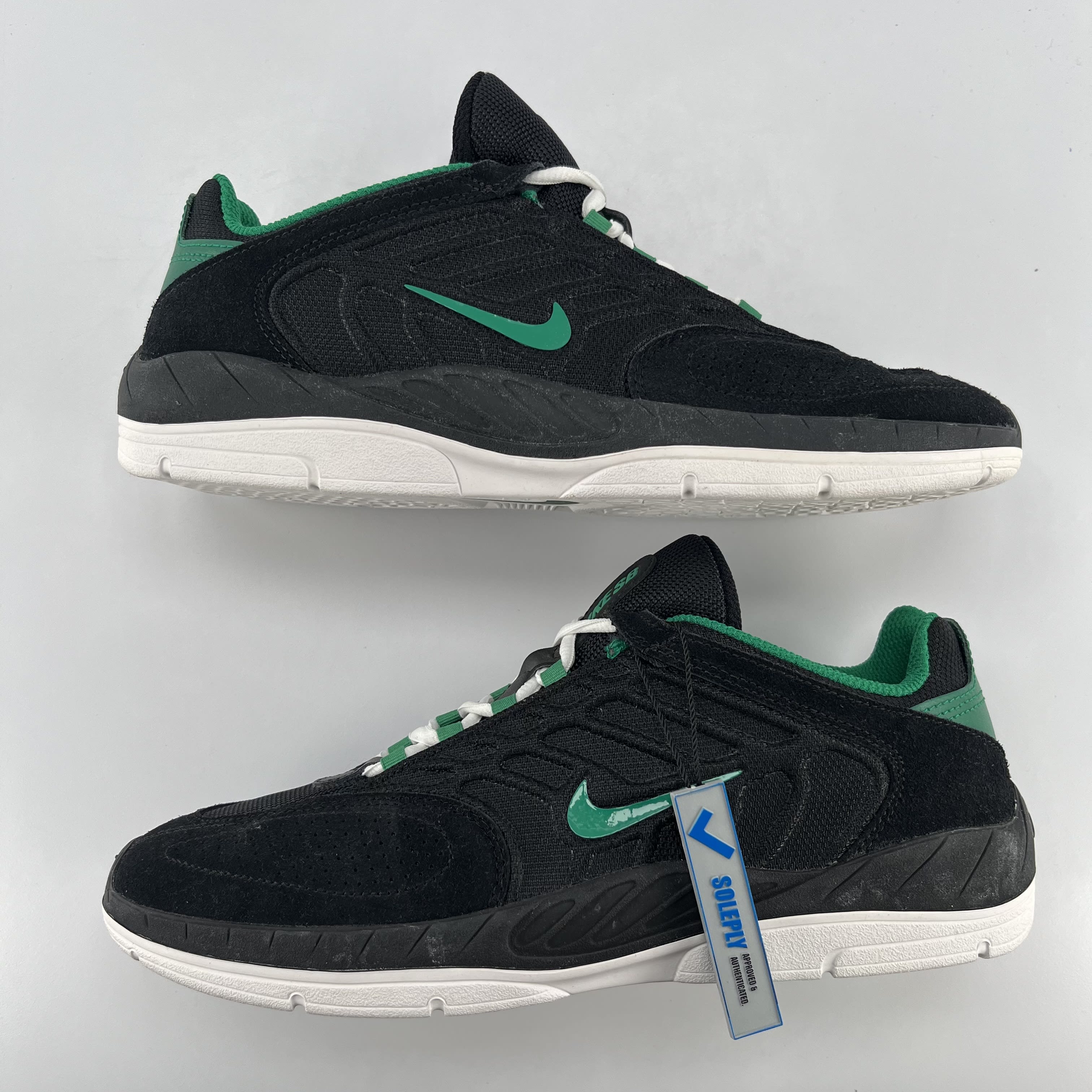 436016 Nike SB Vertebrae Black Summit White Malachite