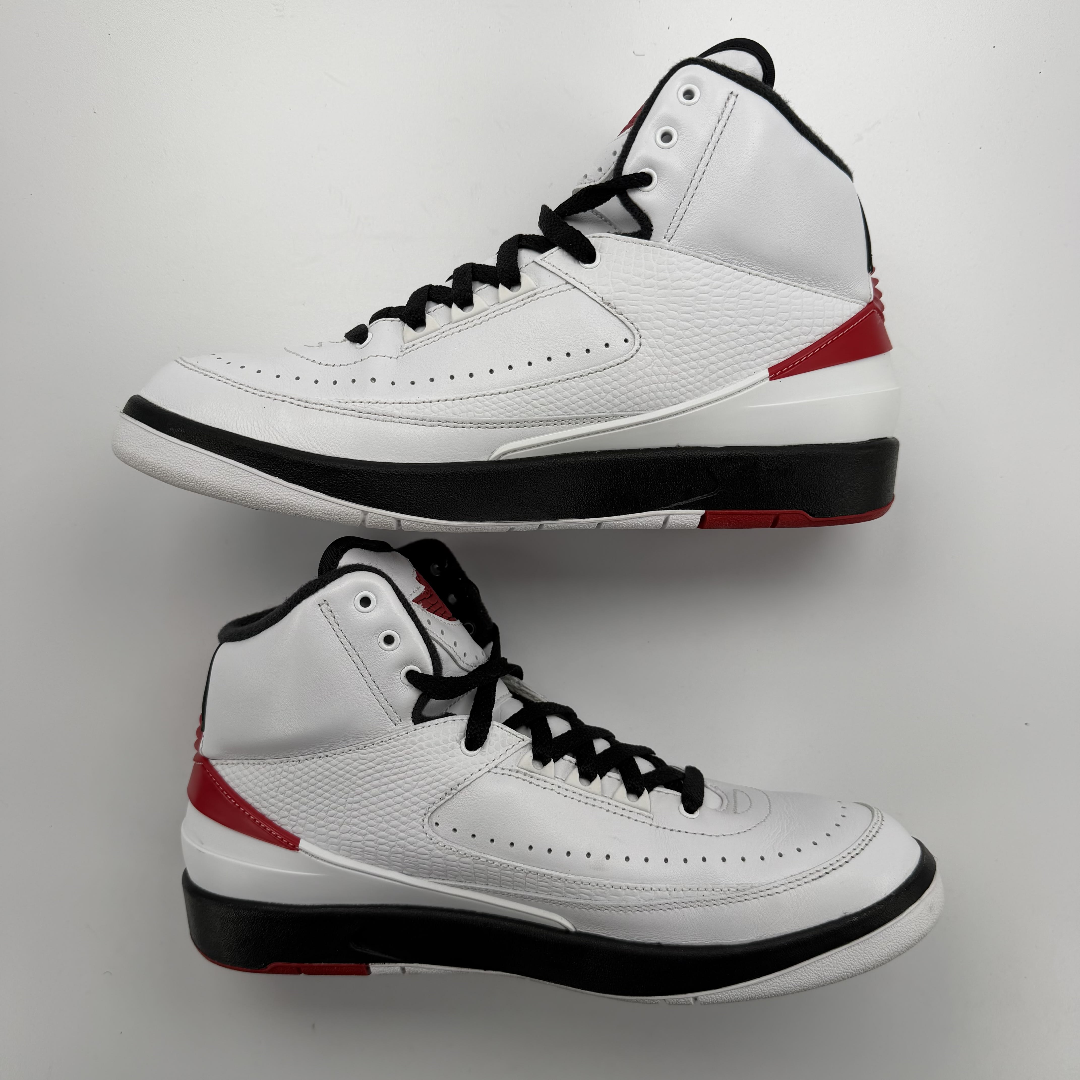 658268 Jordan 2 Retro OG Chicago (2022)