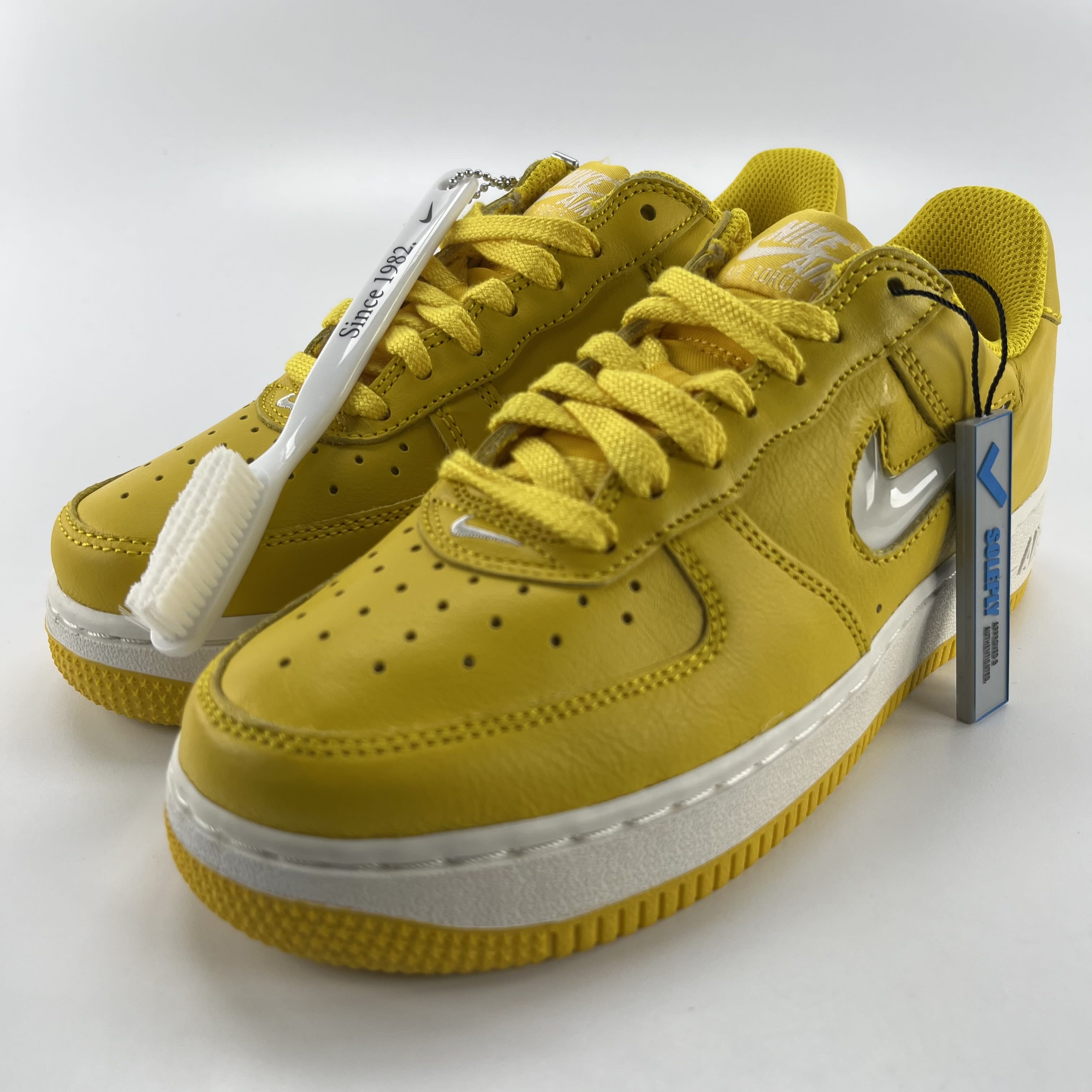 331428 Nike Air Force 1 Low '07 Retro Color of the Month Yellow Jewel