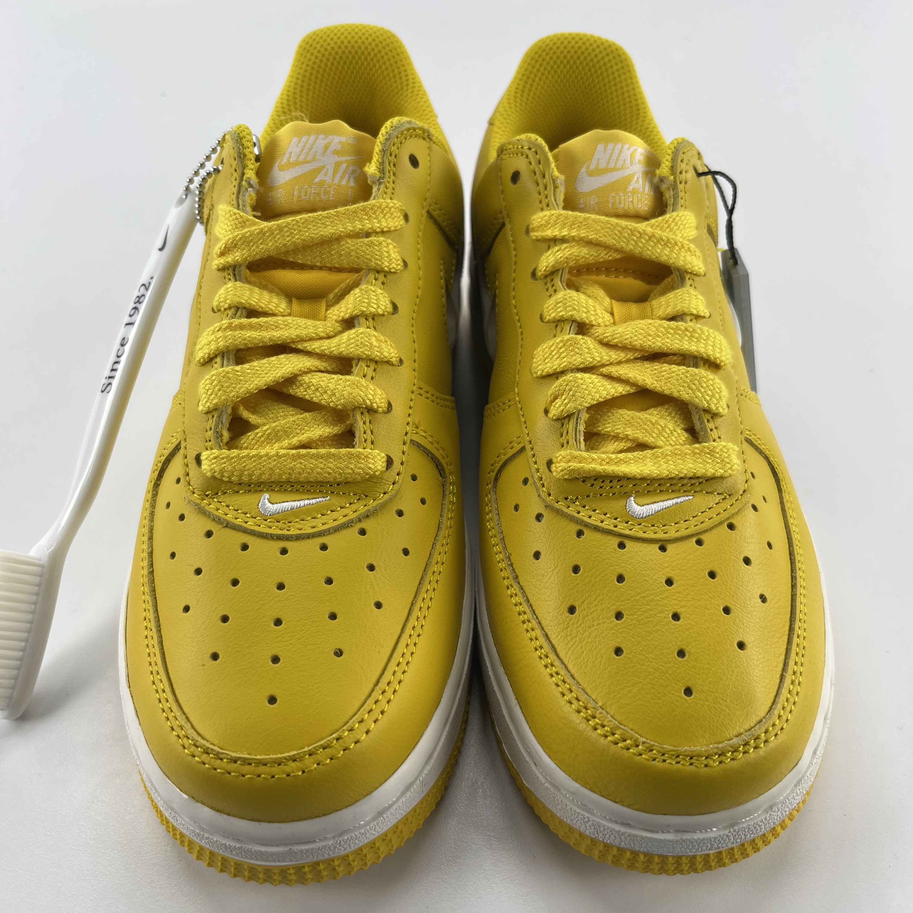 331428 Nike Air Force 1 Low '07 Retro Color of the Month Yellow Jewel