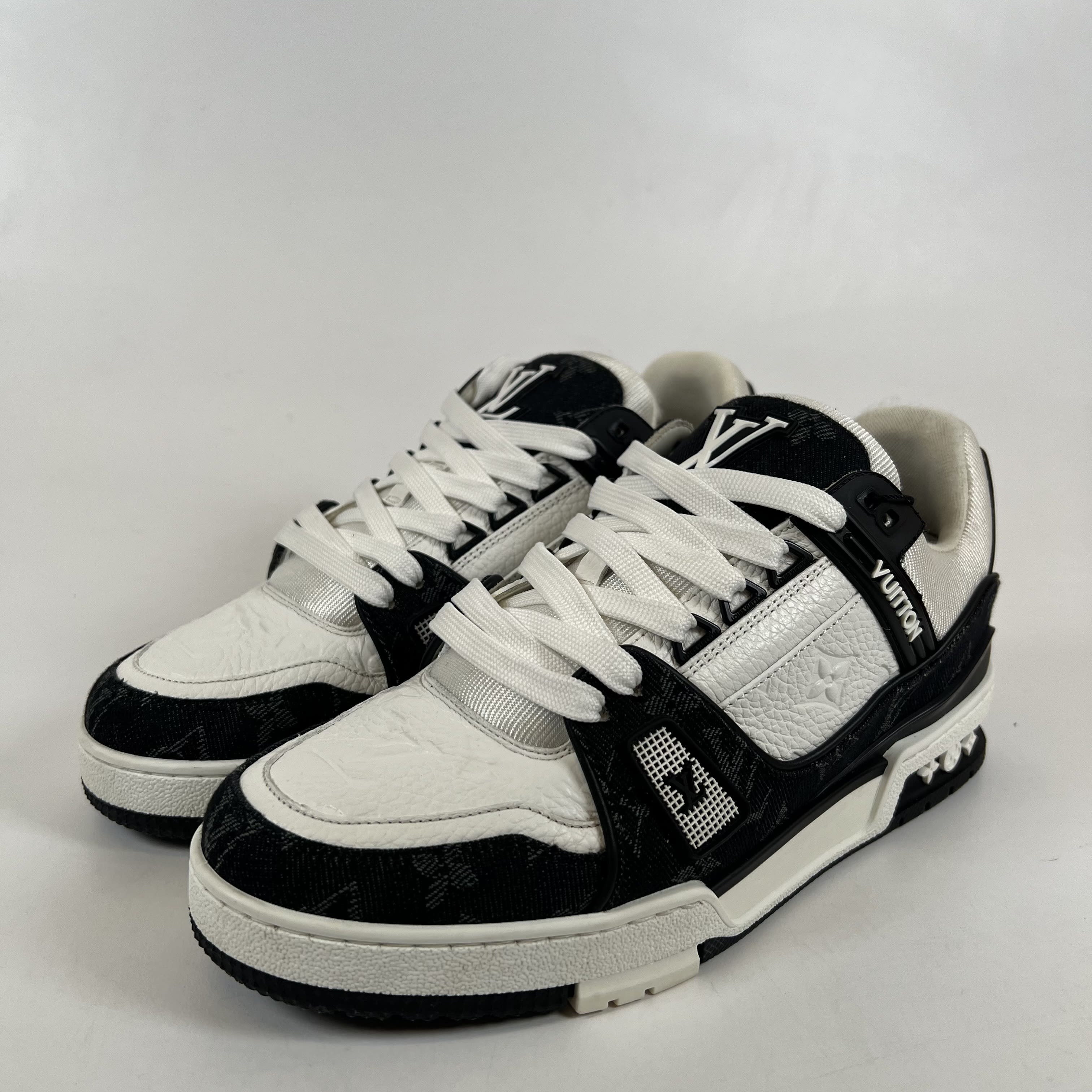 SP13902 Louis Vuitton Trainer White and Black