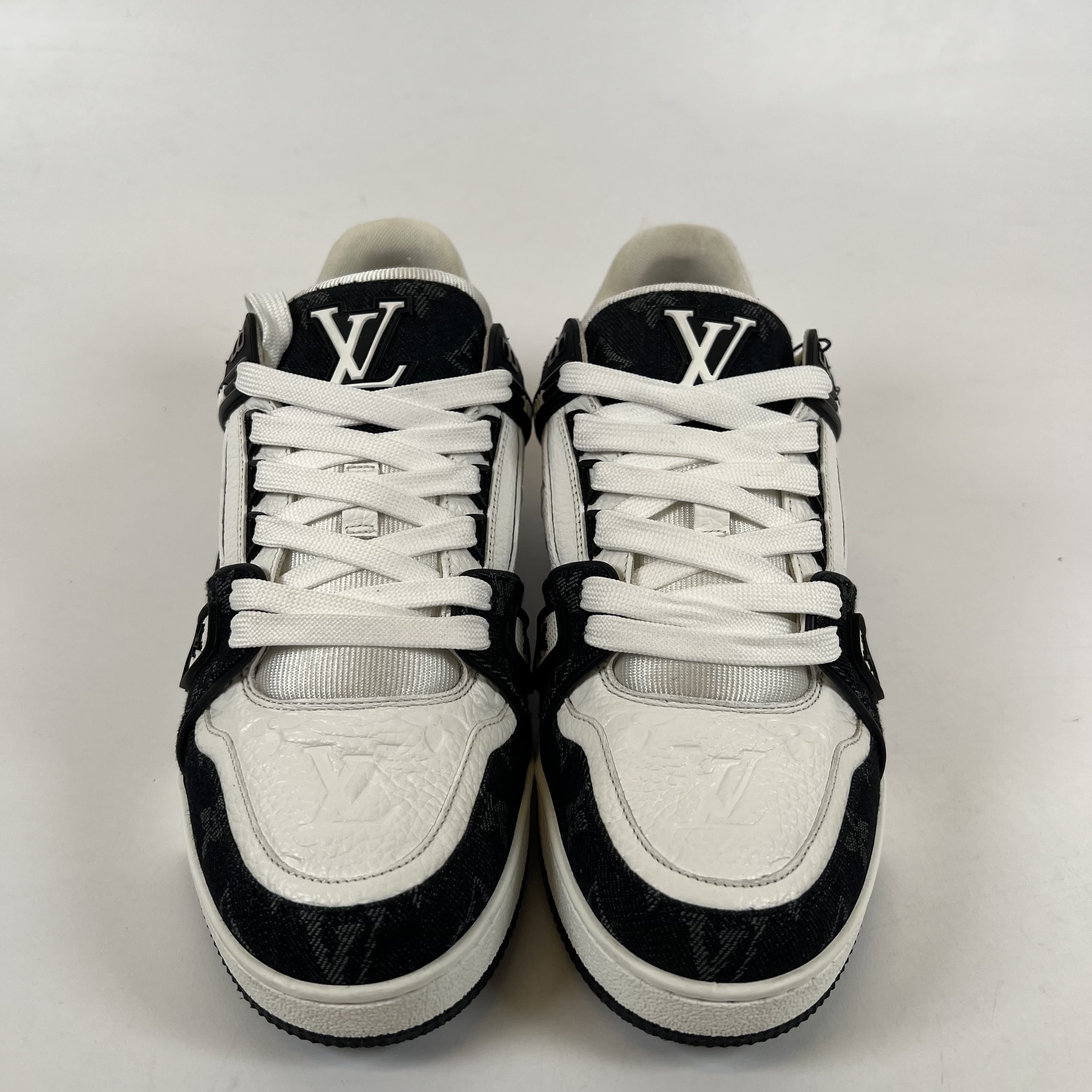 SP13902 Louis Vuitton Trainer White and Black