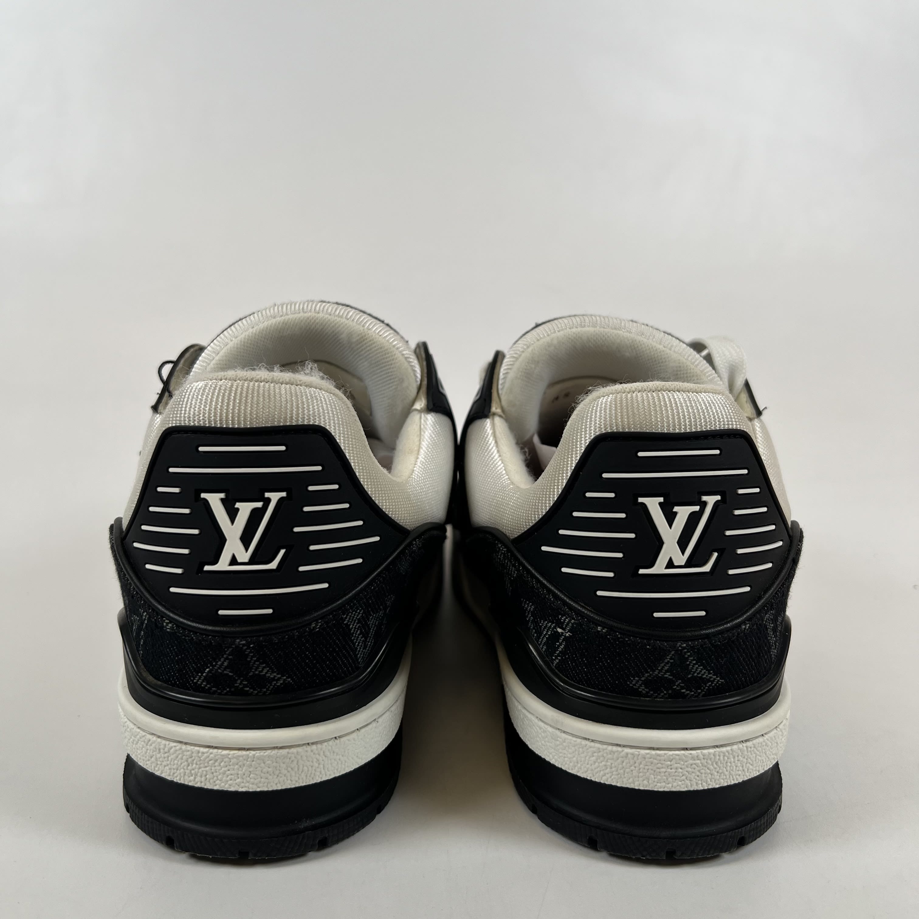 SP13902 Louis Vuitton Trainer White and Black