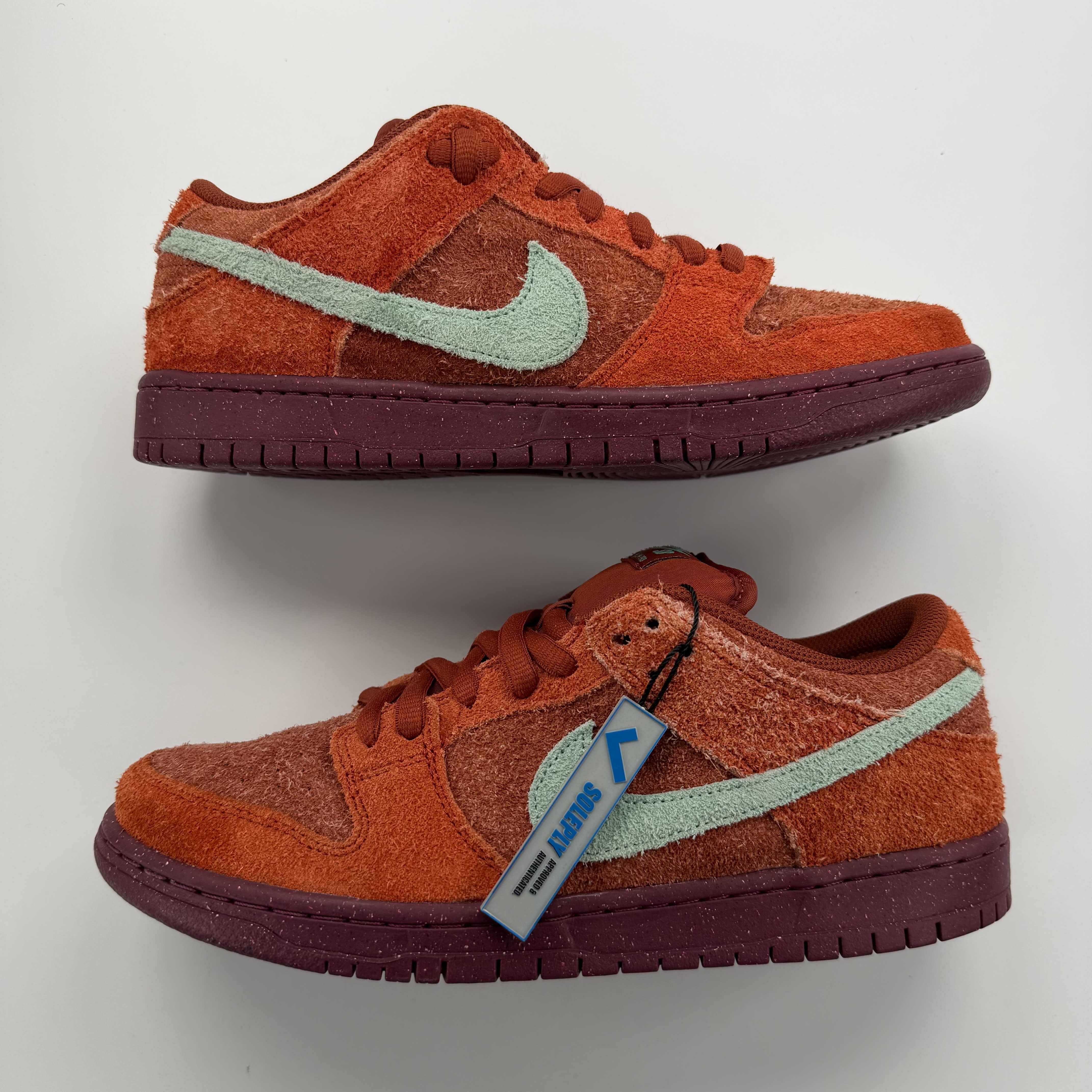 658270 Nike SB Dunk Low Mystic Red Rosewood