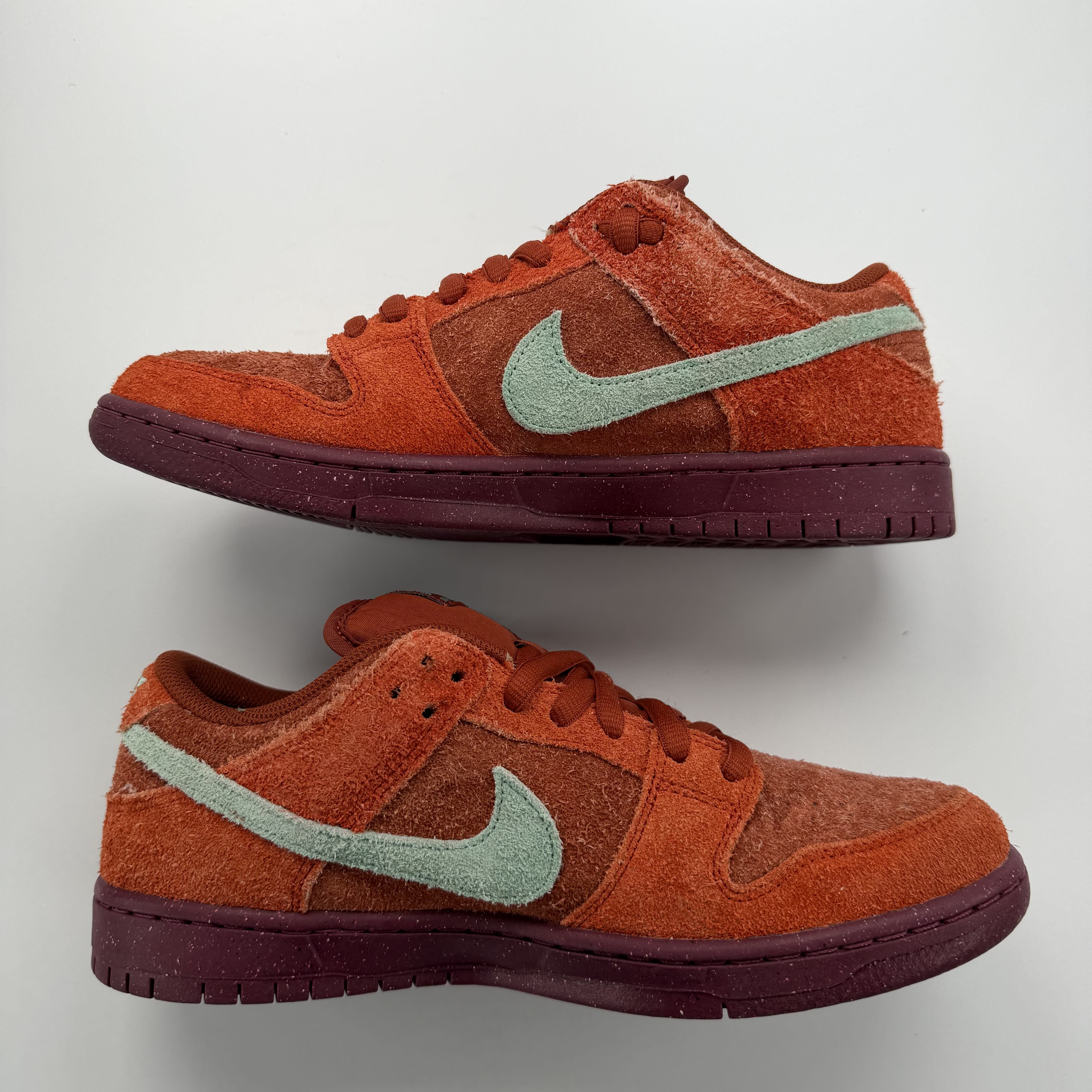 658270 Nike SB Dunk Low Mystic Red Rosewood