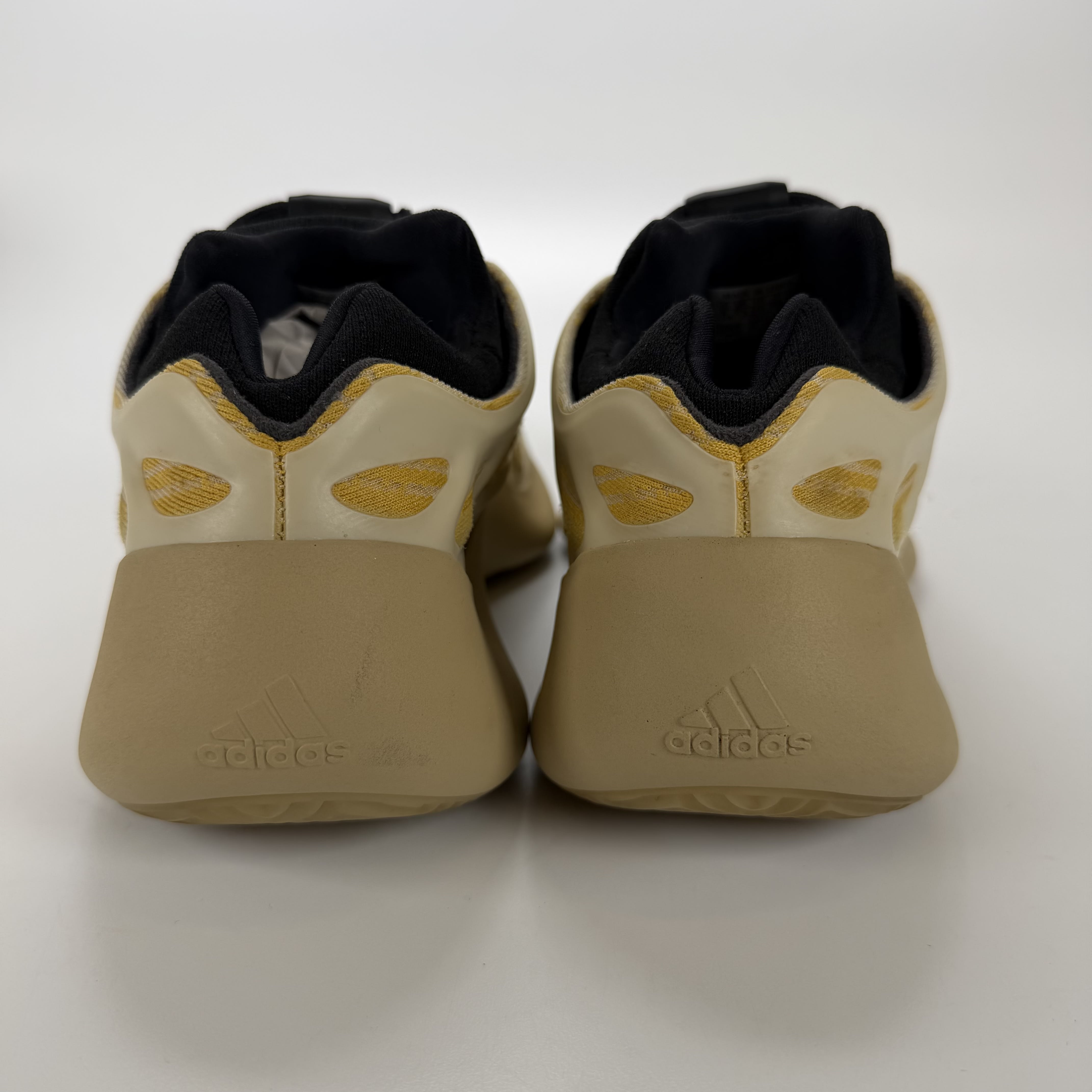 SP4733 adidas Yeezy 700 V3 Safflower