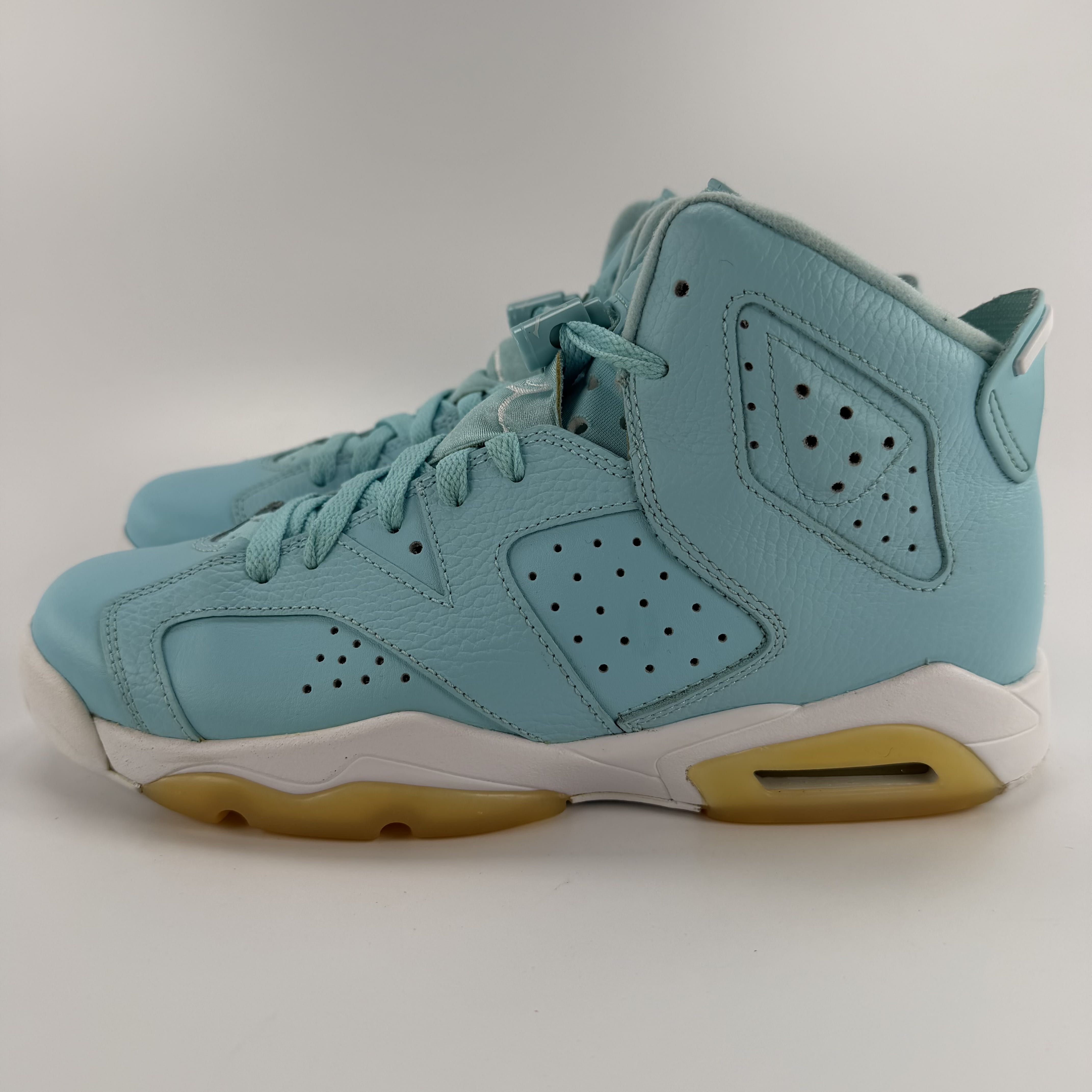 605916 Jordan 6 Retro Pantone (GS)
