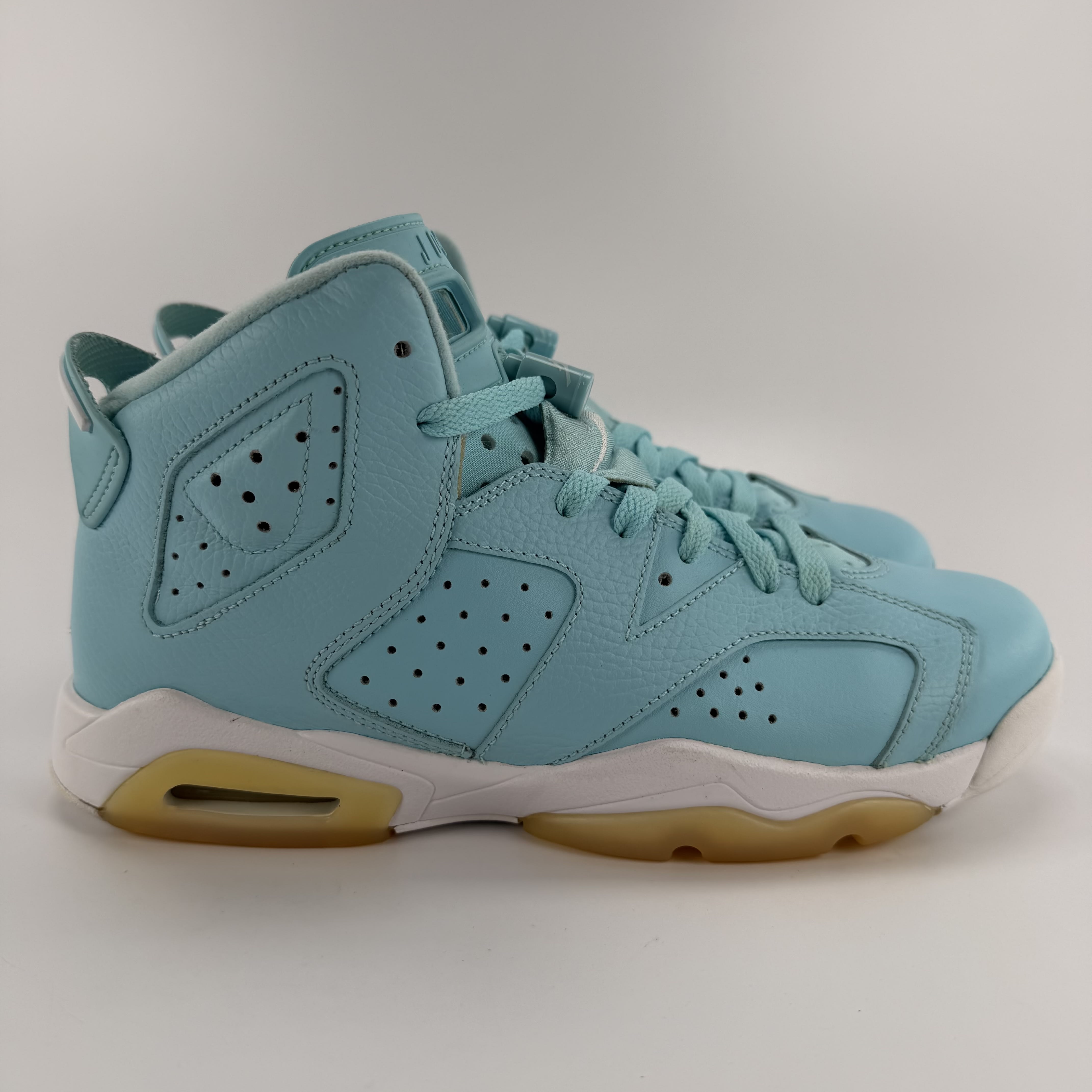 605916 Jordan 6 Retro Pantone (GS)