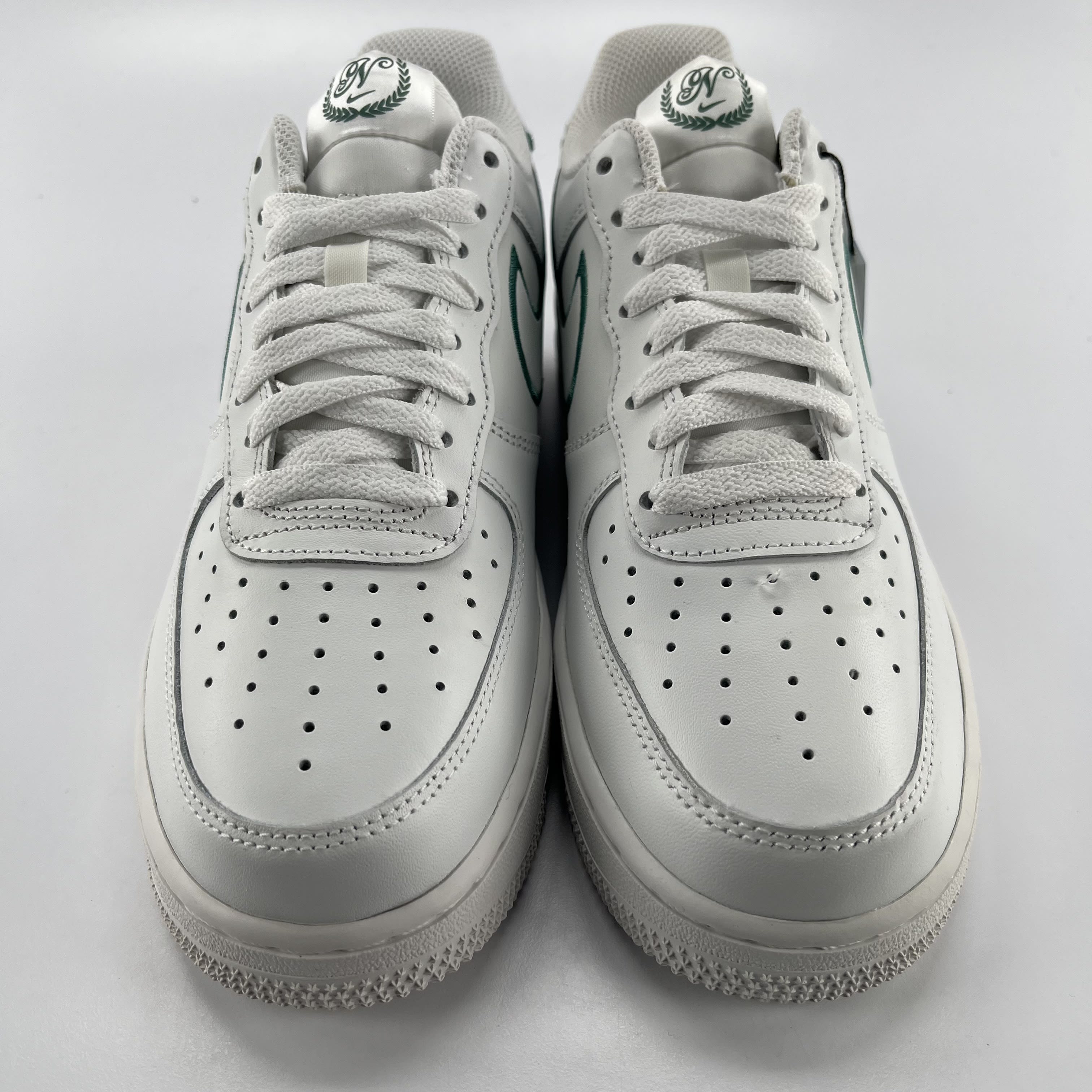 424612 Nike Air Force 1 Low Resort and Sport