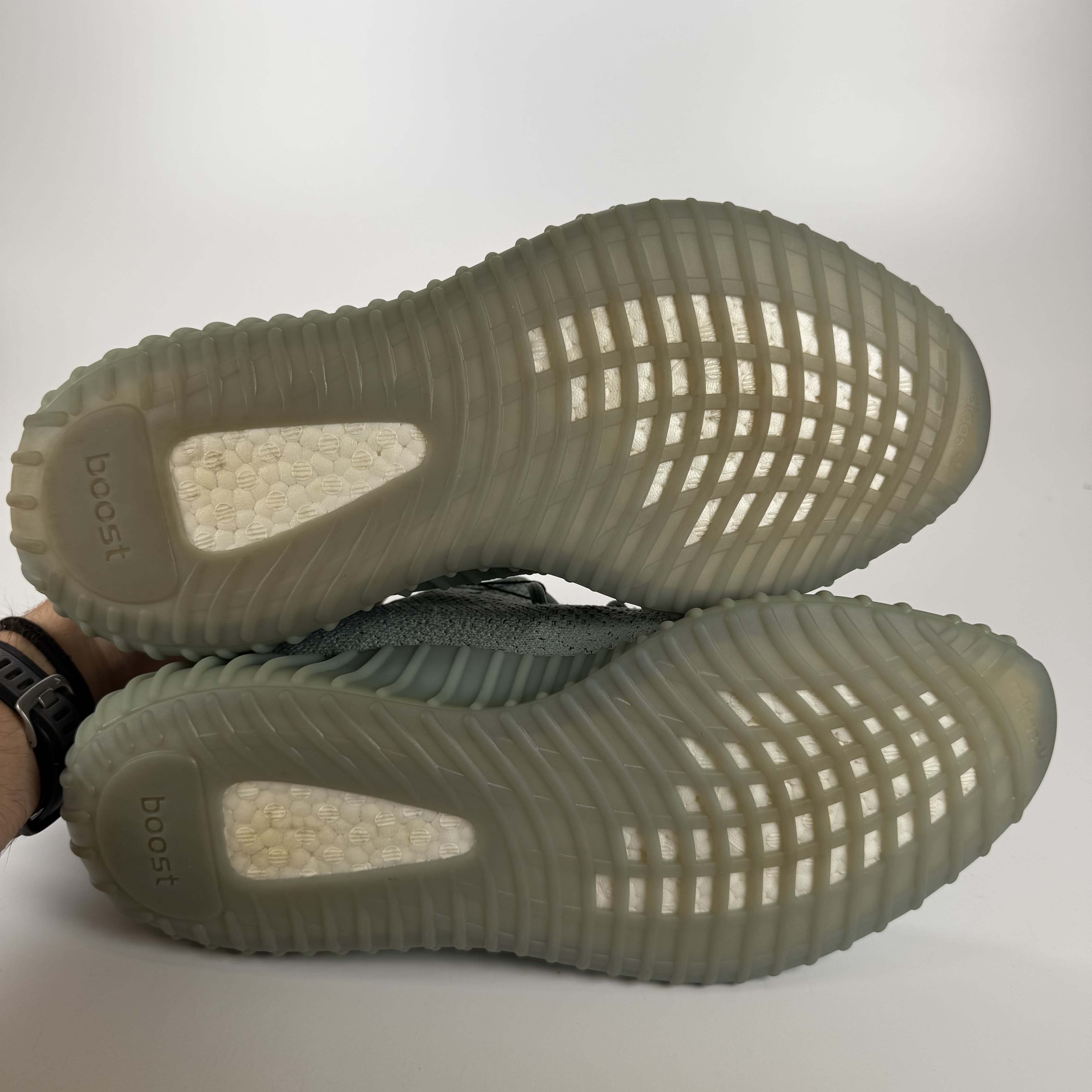 SP4682 adidas Yeezy Boost 350 V2 Salt