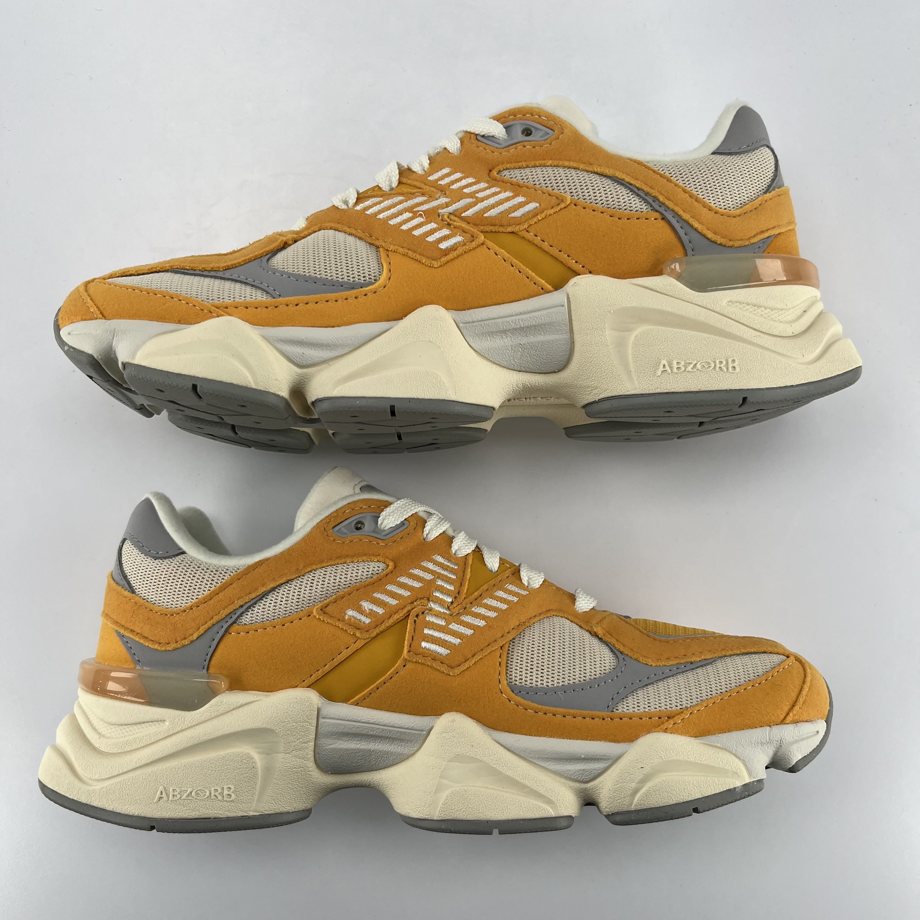 450137 New Balance 9060 Varsity Gold (GS)