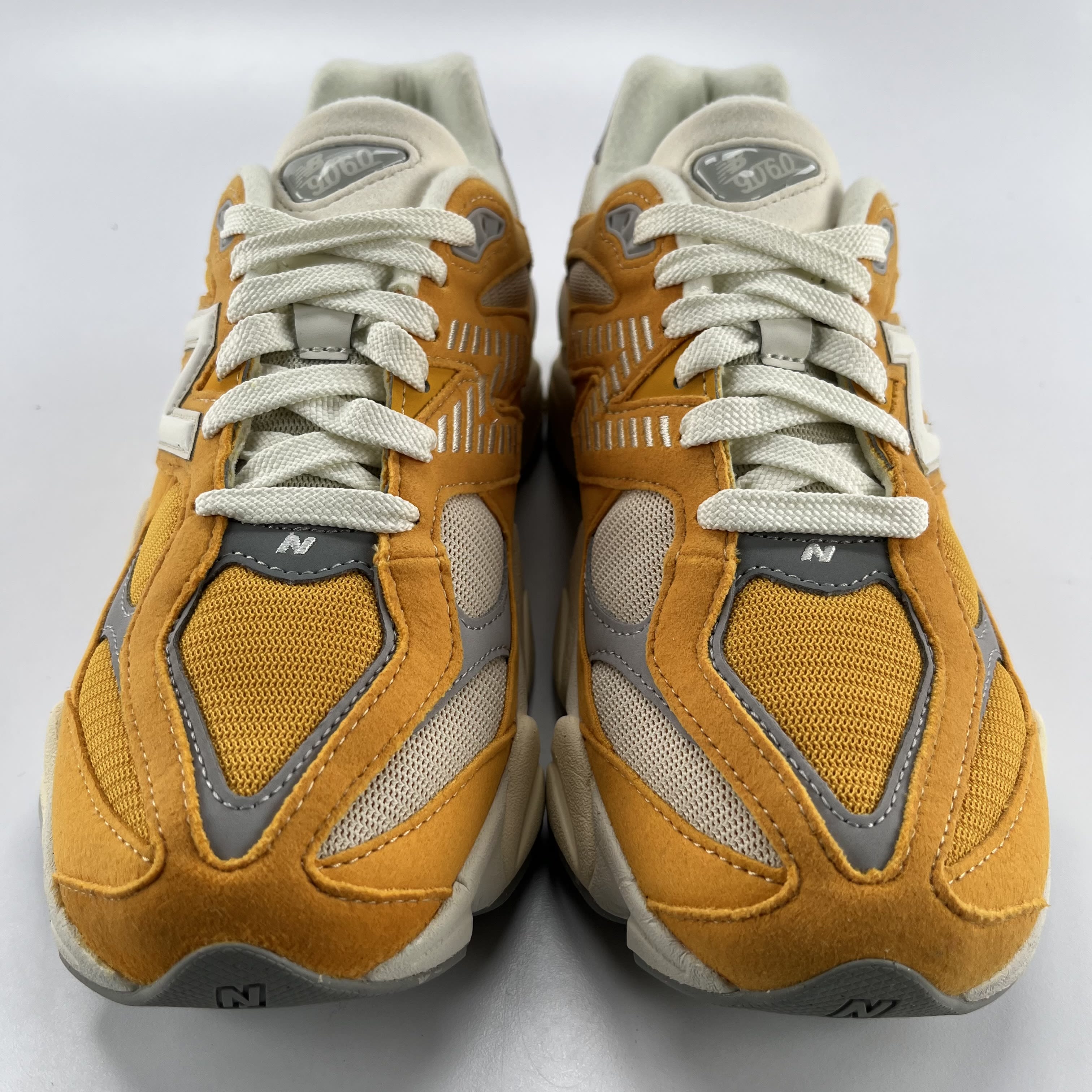 450137 New Balance 9060 Varsity Gold (GS)