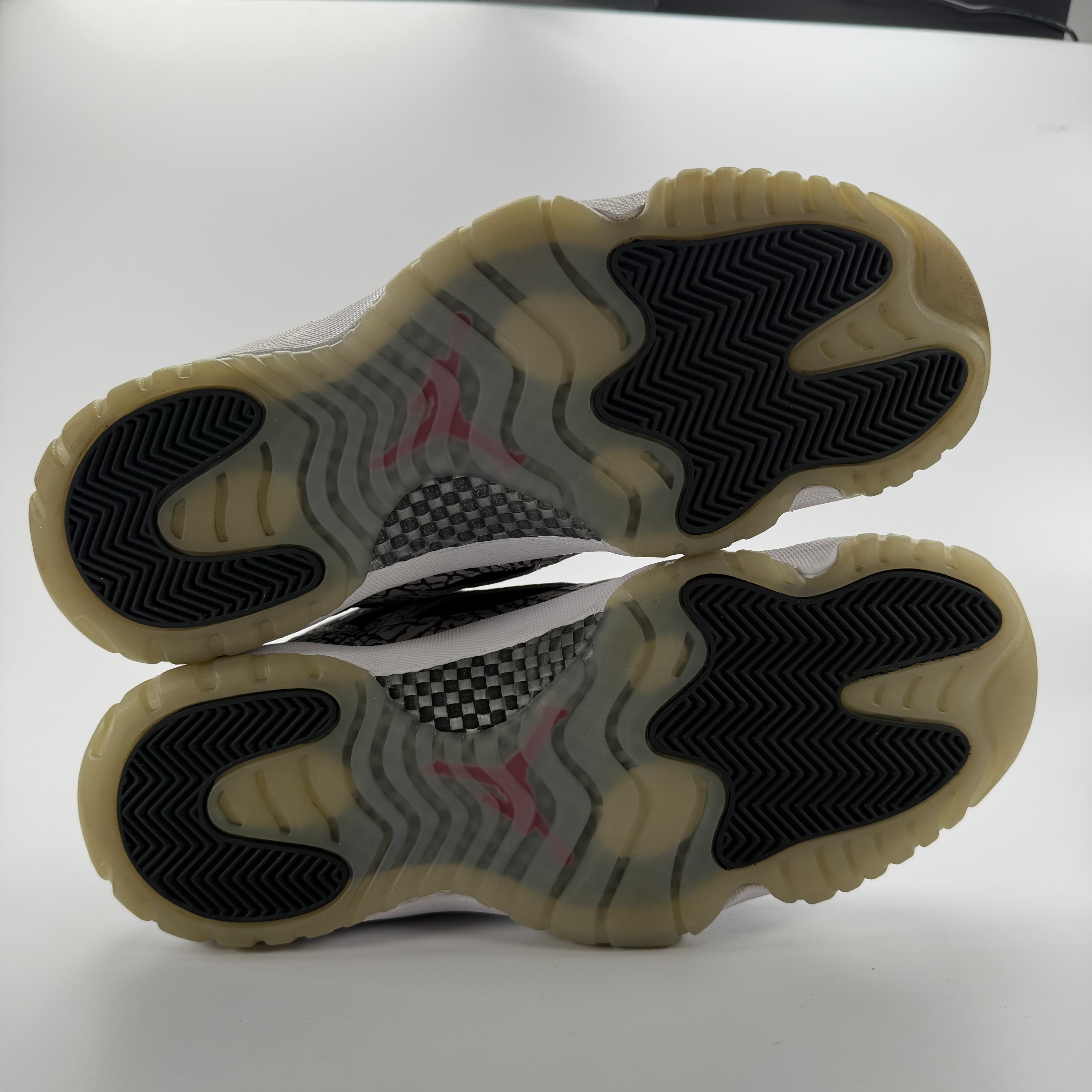 680249 Jordan 11 Retro Low IE Black Cement