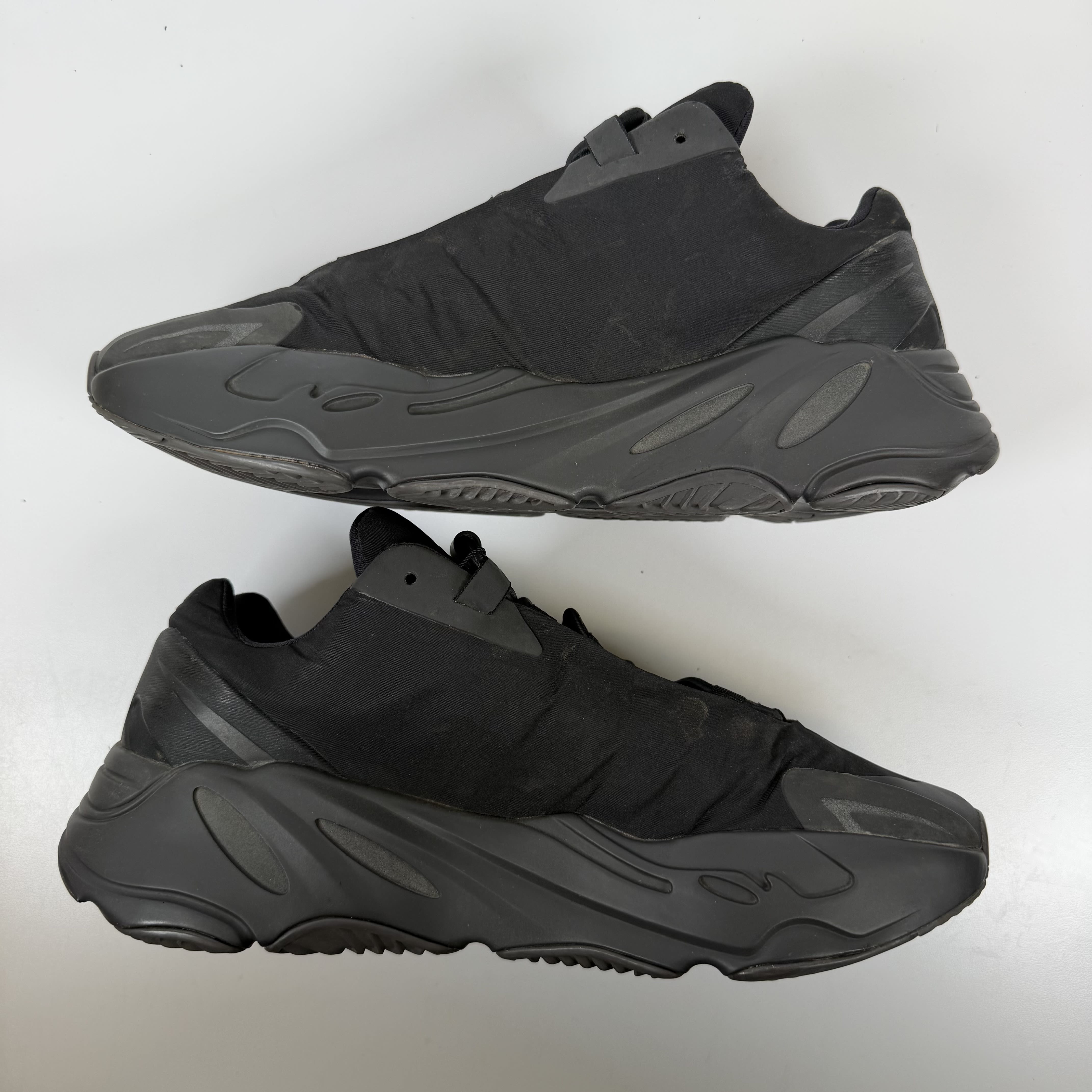 SP7338 Yeezy Boost 700 MNVN 'Triple Black'