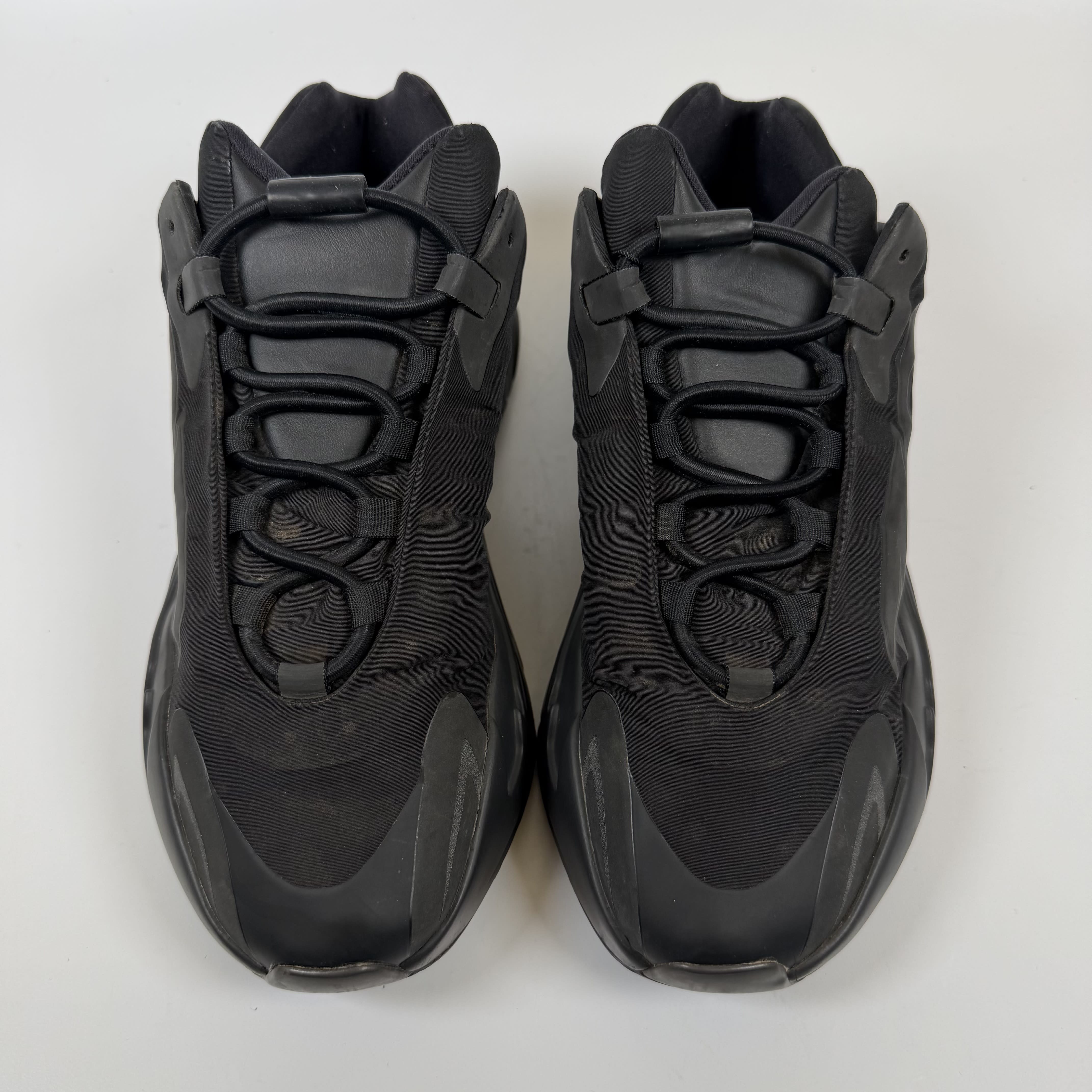SP7338 Yeezy Boost 700 MNVN 'Triple Black'