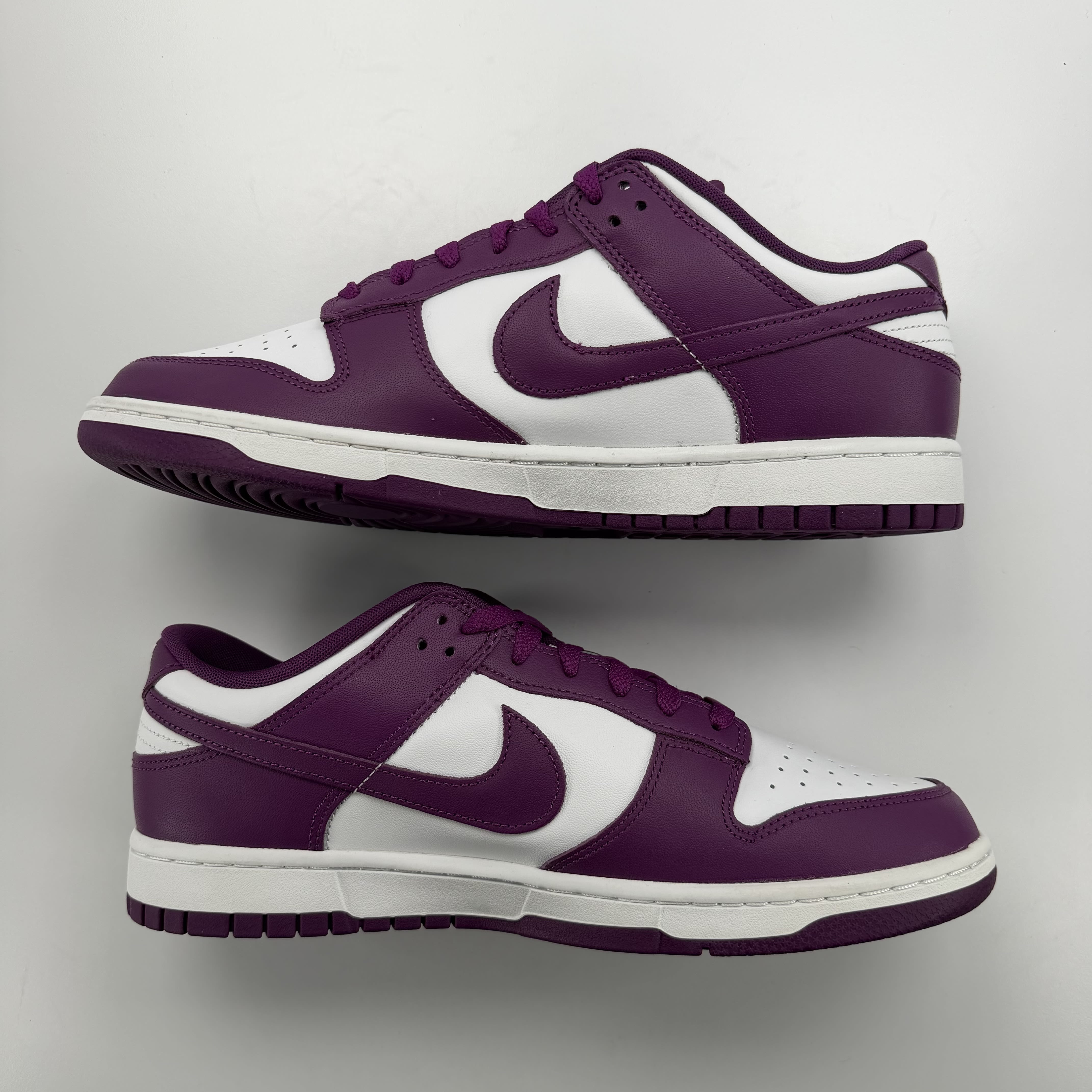 262596 Nike Dunk Low White Viotech