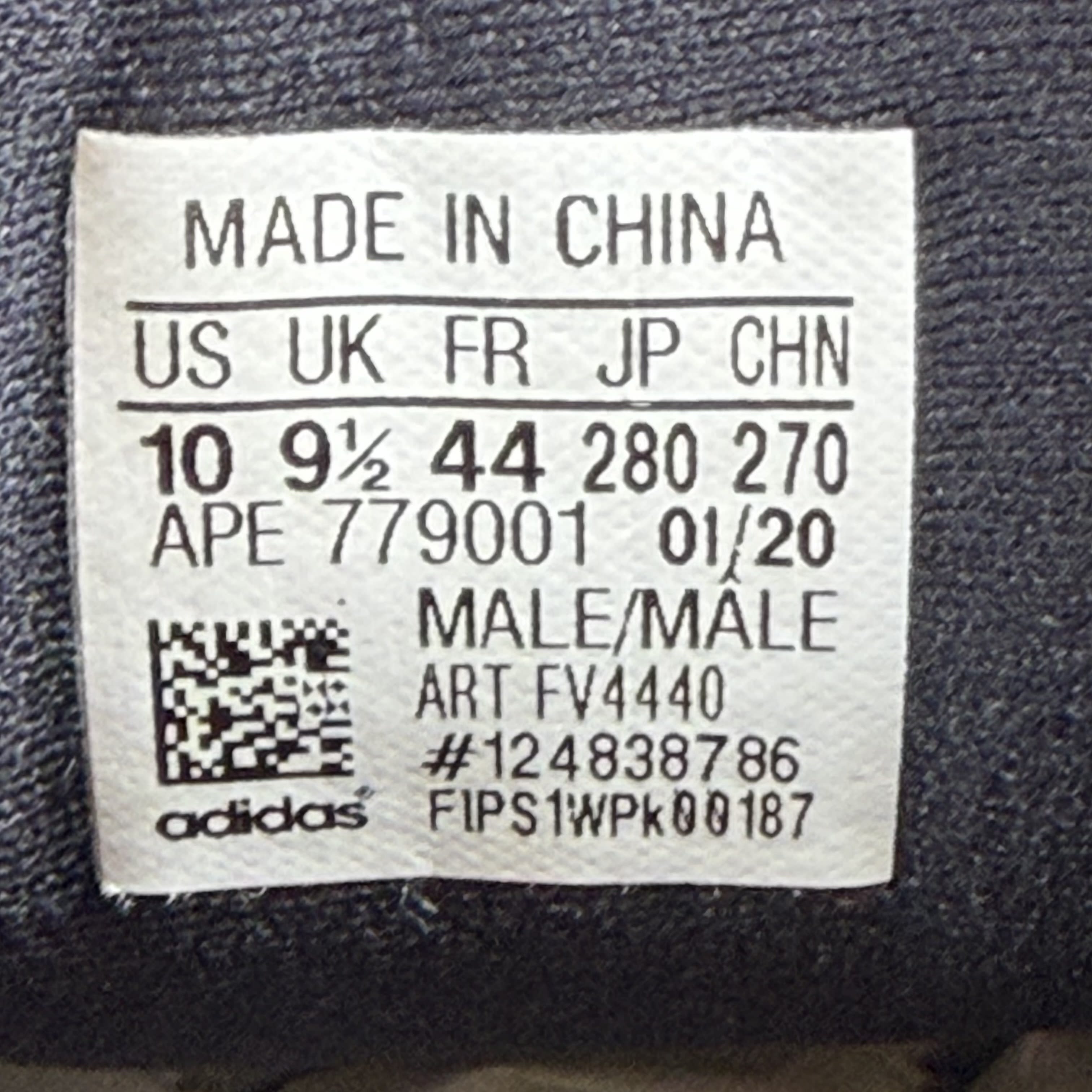 SP7338 Yeezy Boost 700 MNVN 'Triple Black'