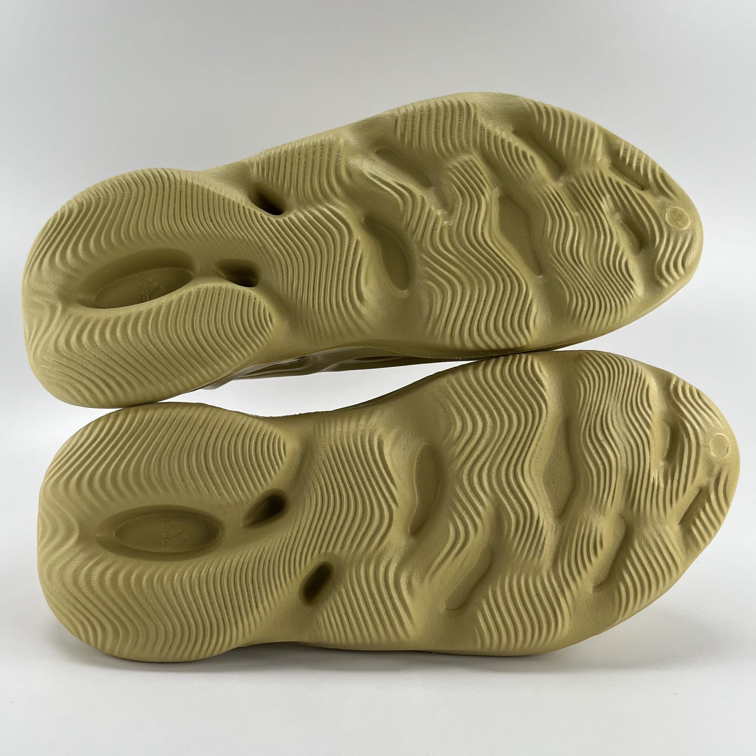 312203 adidas Yeezy Foam RNNR Sulfur