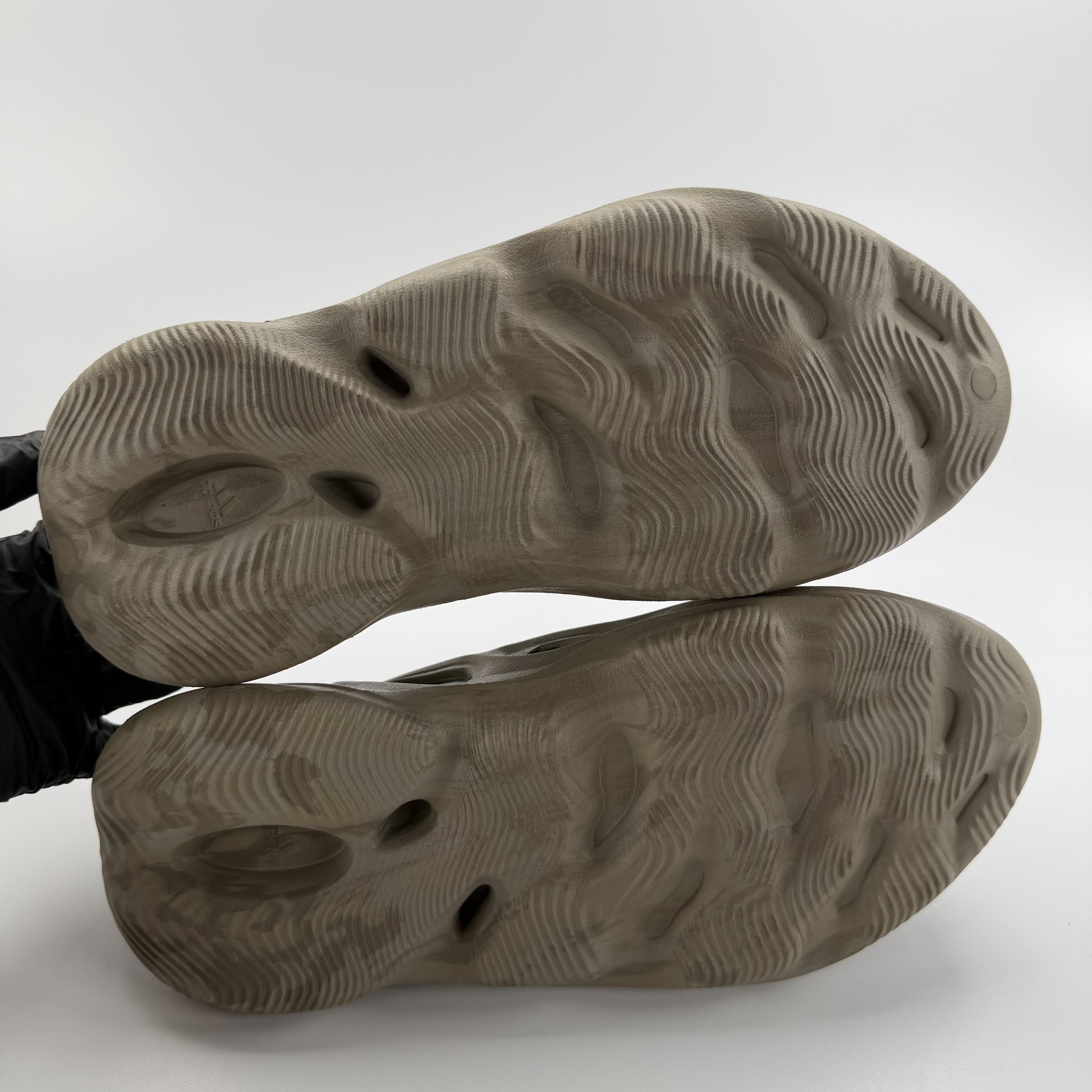 610489 adidas Yeezy Foam RNNR Stone Sage