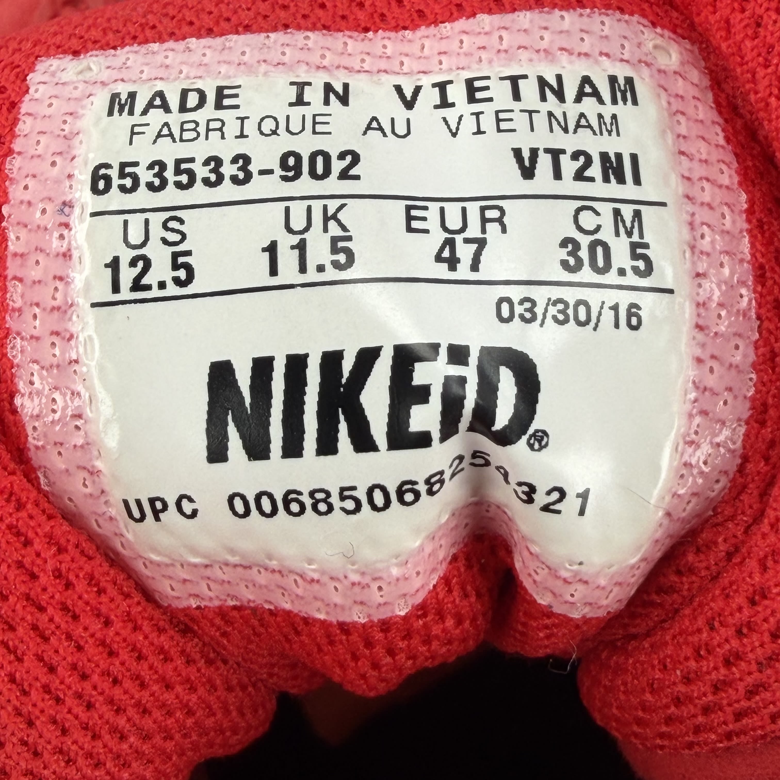 519160 Nike Air Max 90 Nike ID 'Red October'