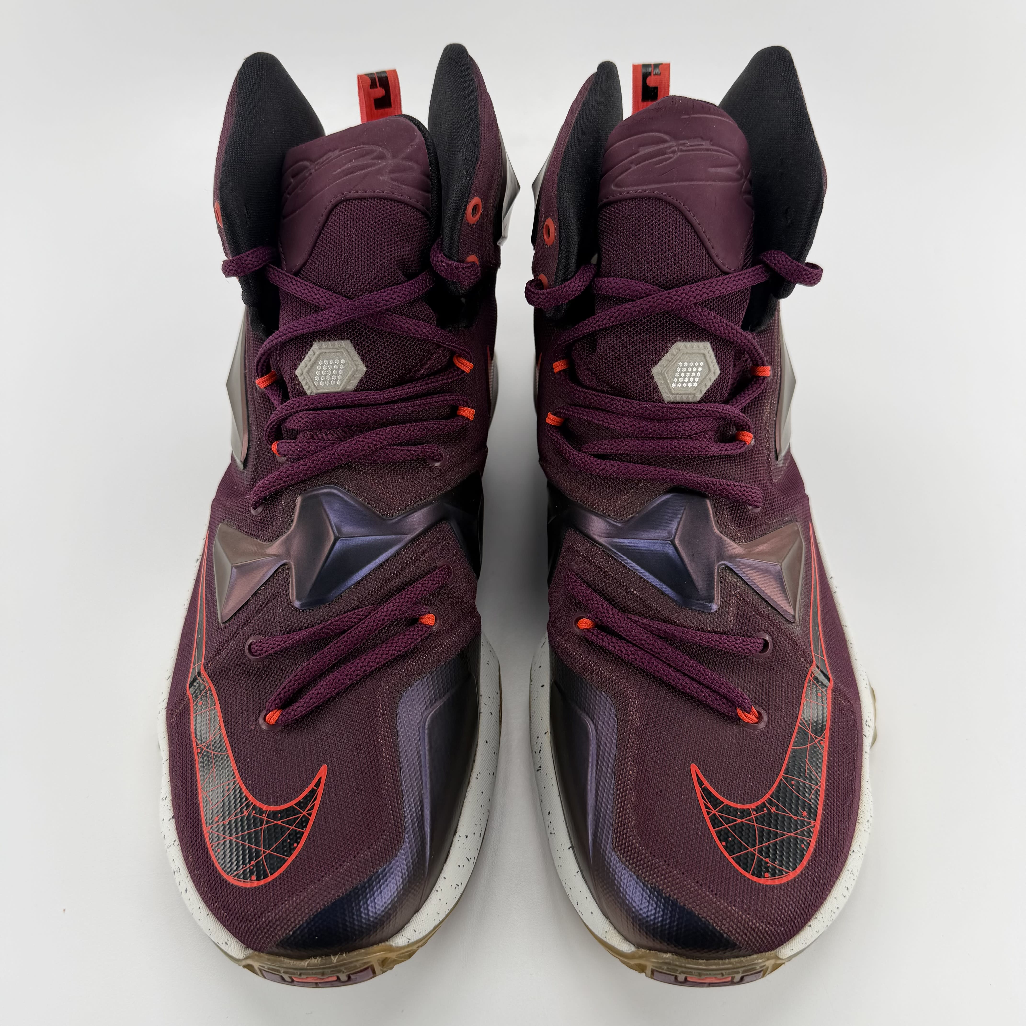 823512 Nike LeBron 13 Written In the Stars