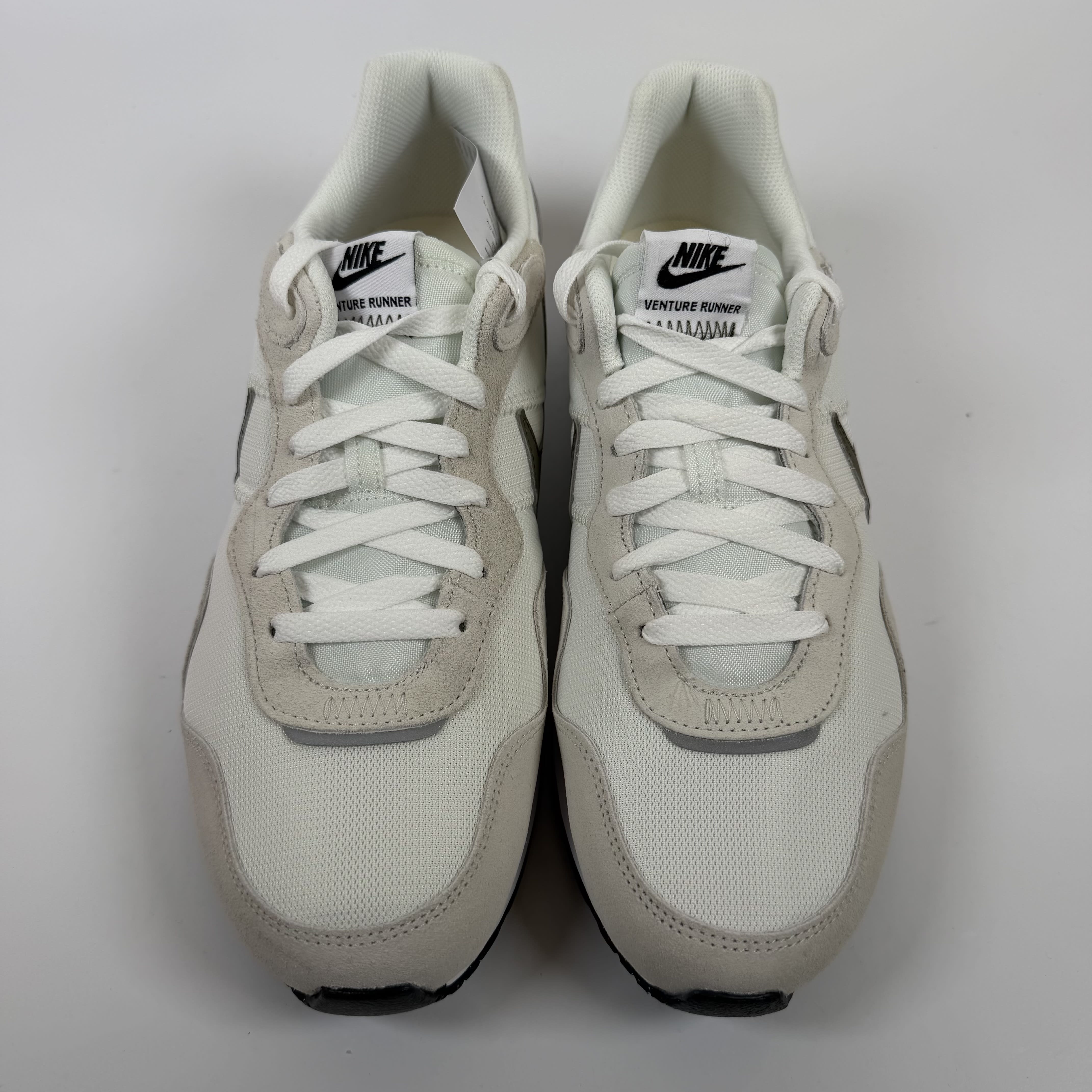 SP7778 Nike Venture Runner White Medium Olive