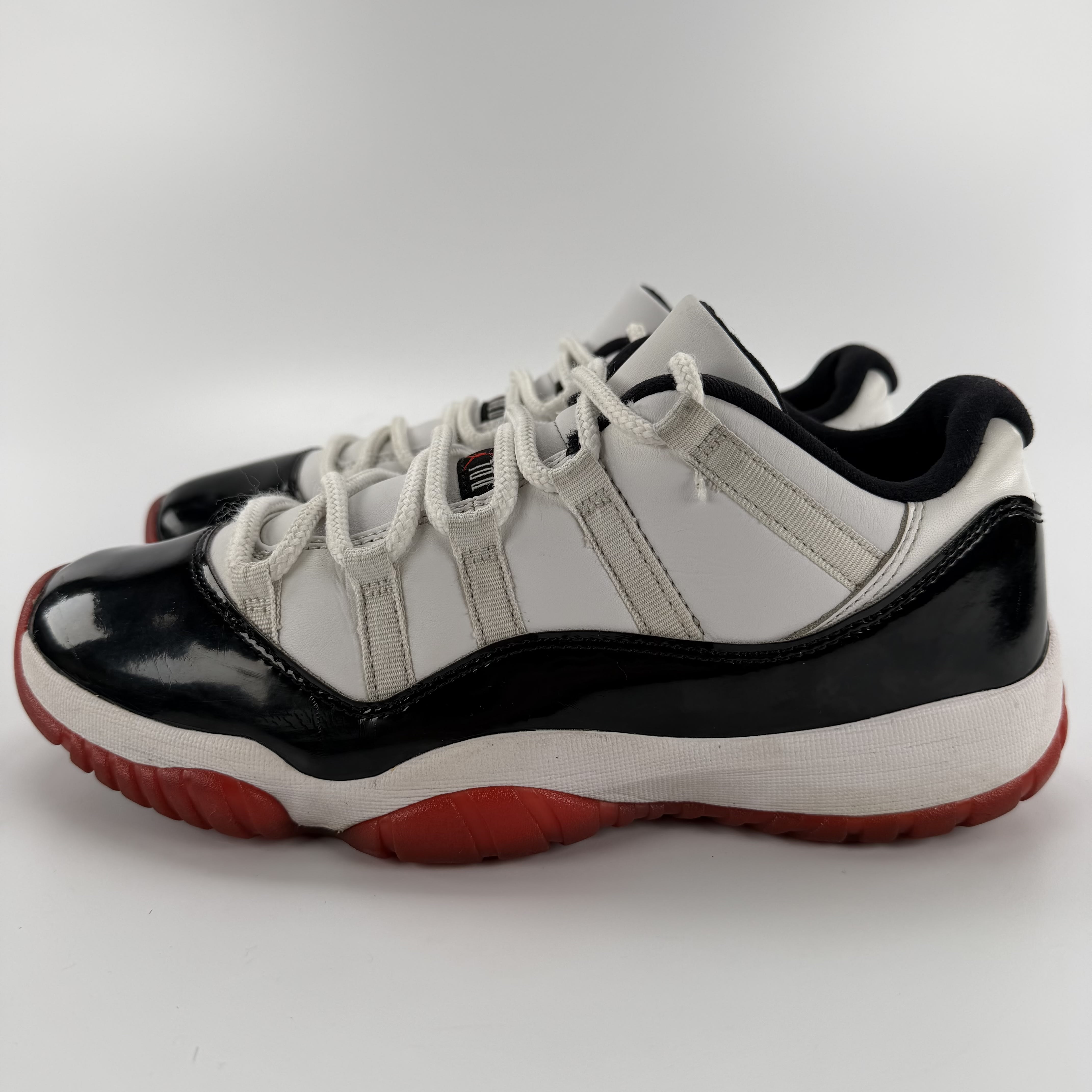 819637 Air Jordan 11 Retro Low 'Concord-Bred'