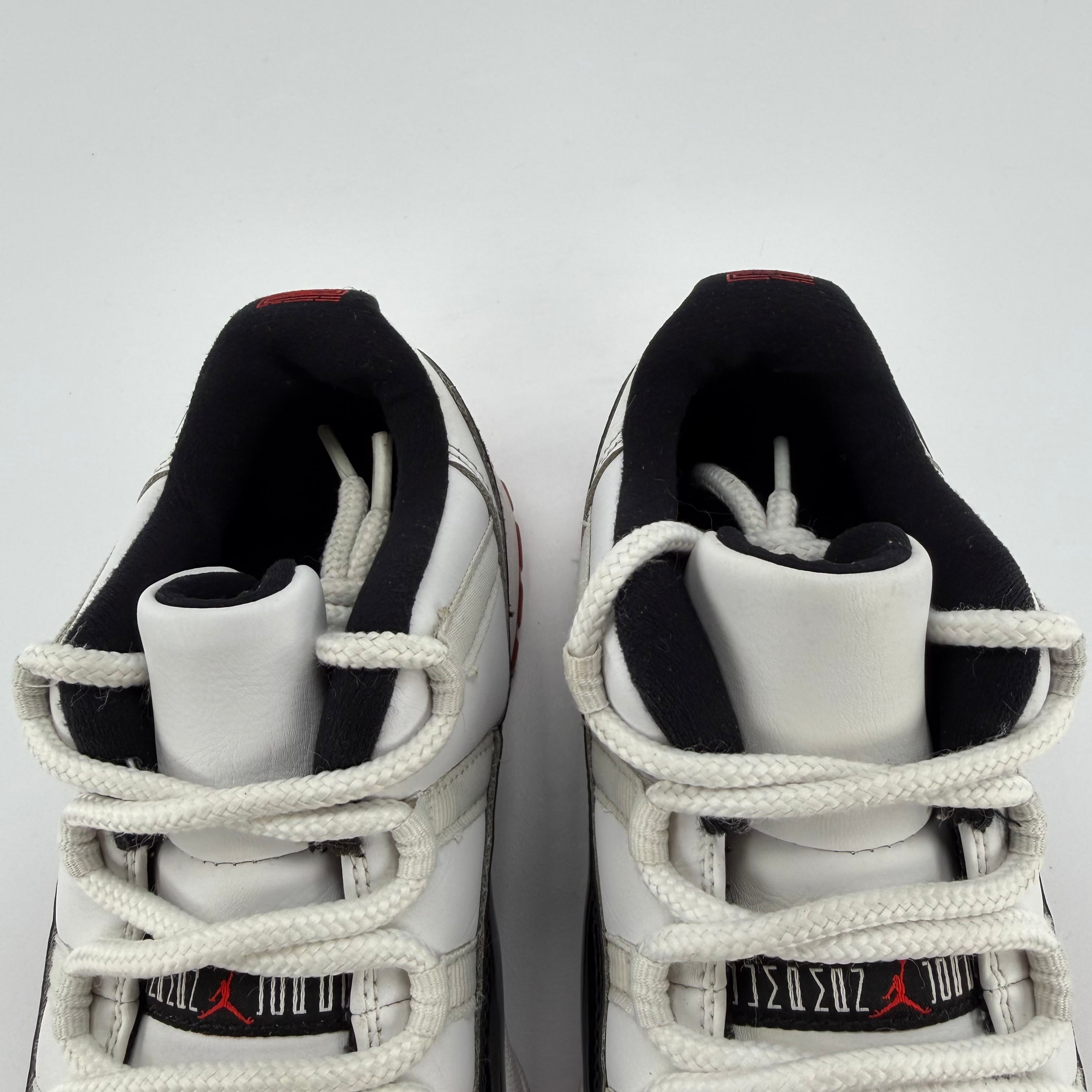 819637 Air Jordan 11 Retro Low 'Concord-Bred'