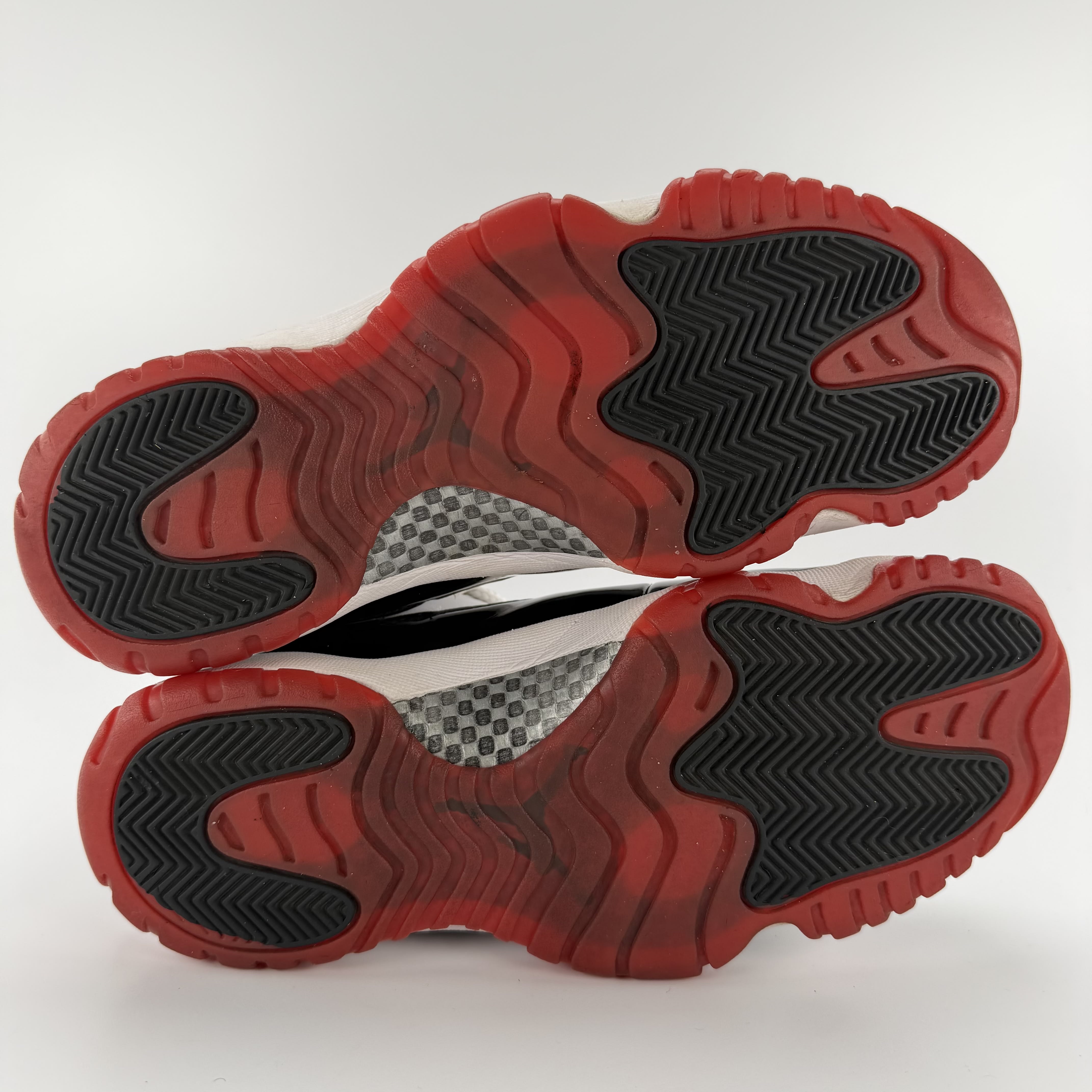 819637 Air Jordan 11 Retro Low 'Concord-Bred'