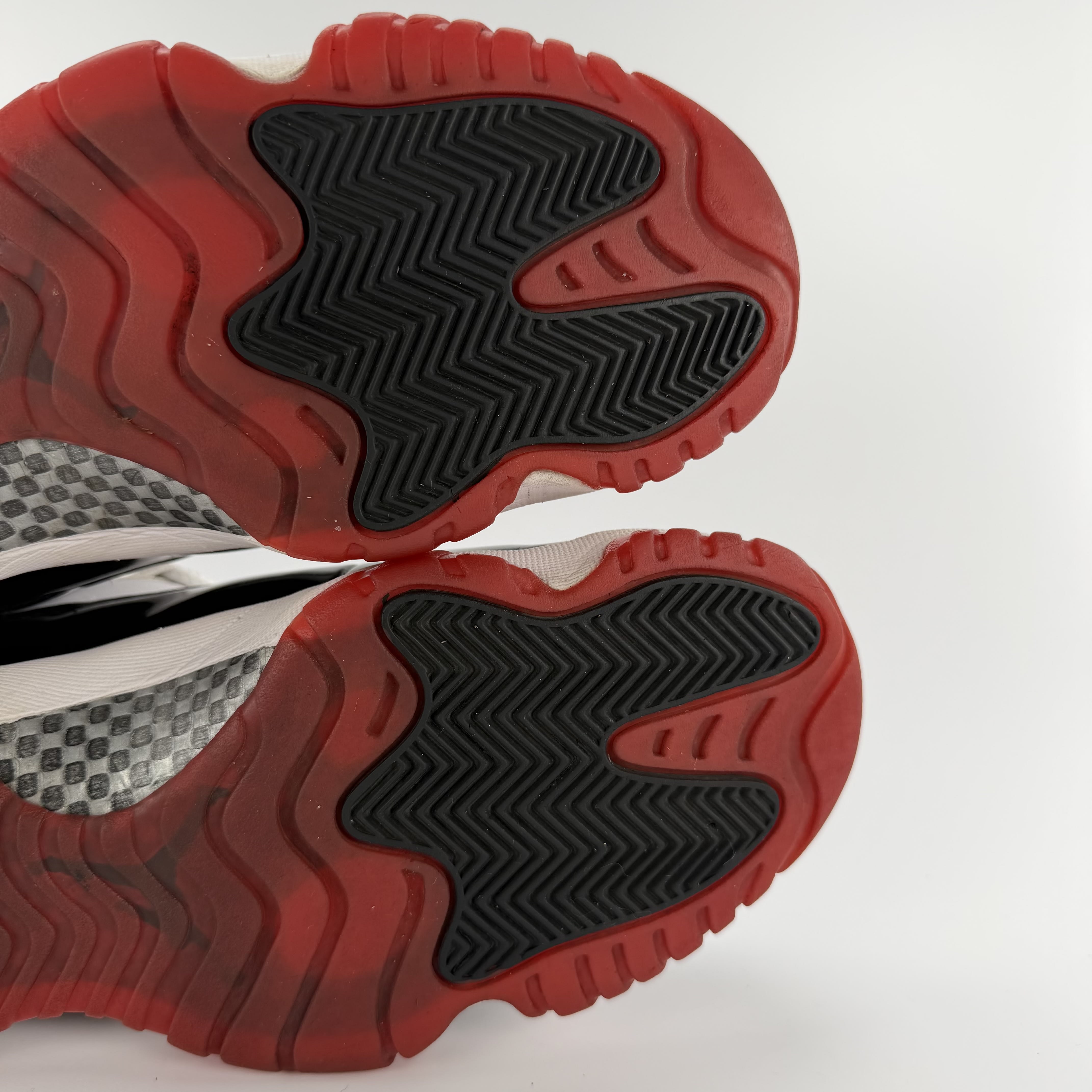 819637 Air Jordan 11 Retro Low 'Concord-Bred'