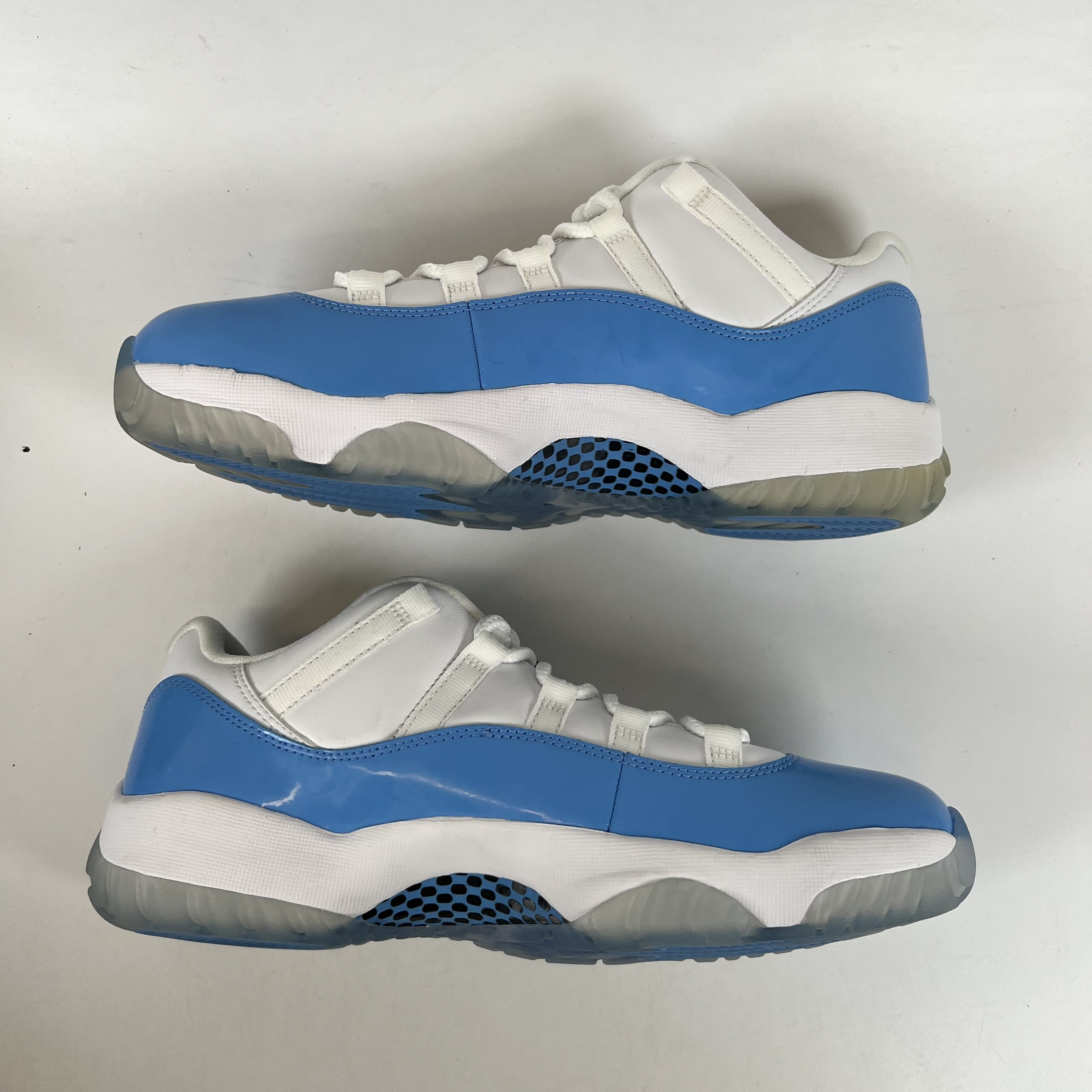786885 Jordan 11 Retro Low University Blue (2017)