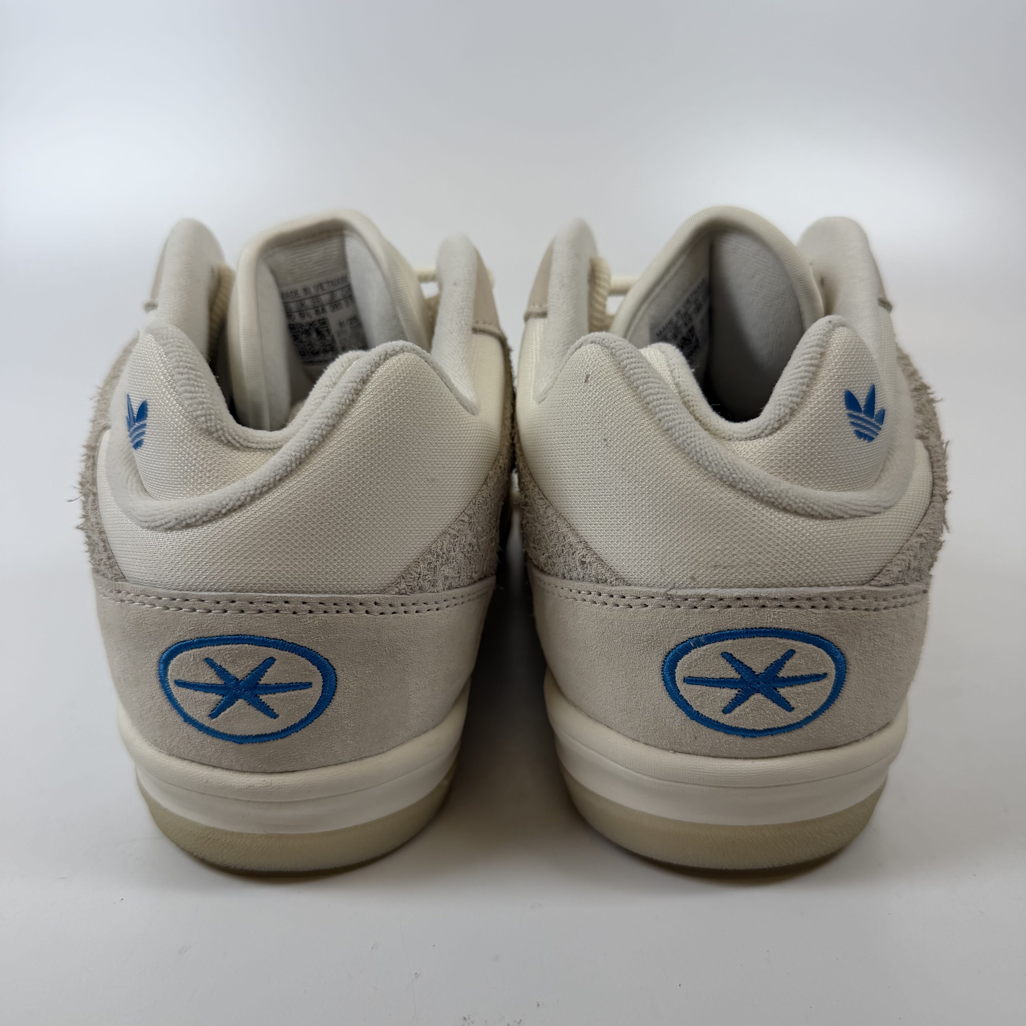 SP10000 adidas BadBo 1.0 Bad Bunny Resilience