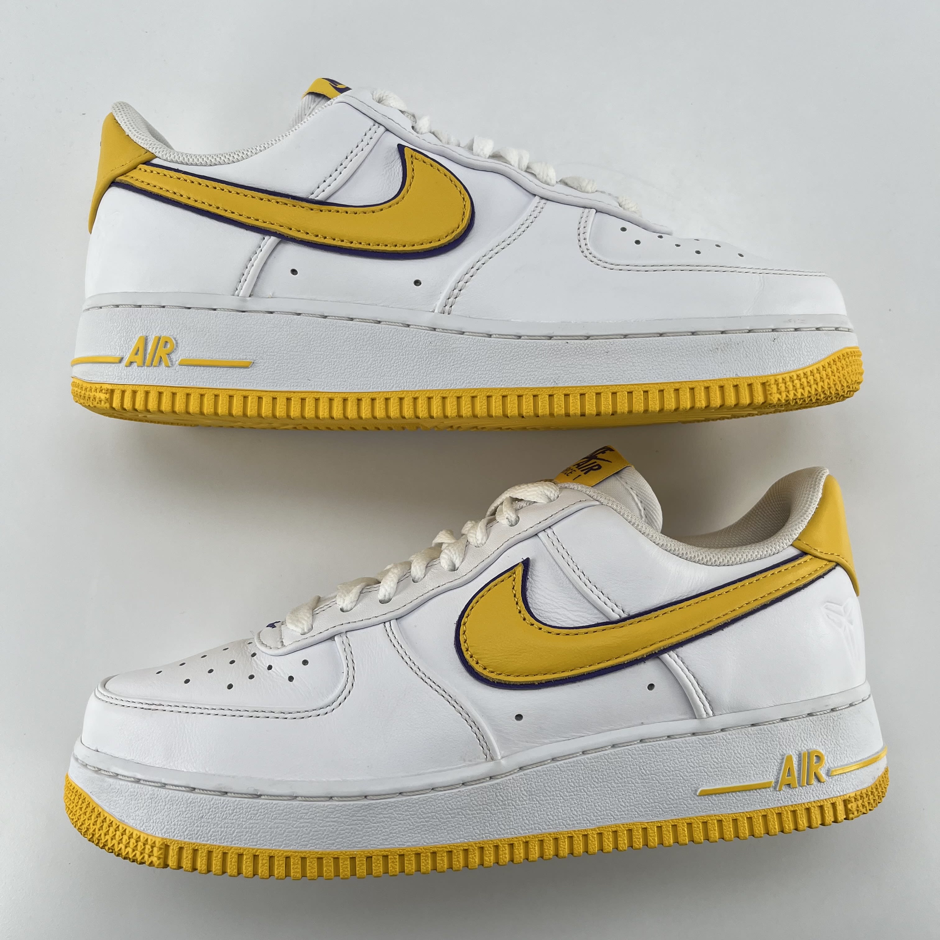 635576 Nike Air Force 1 Low Retro QS Kobe Bryant Lakers Home