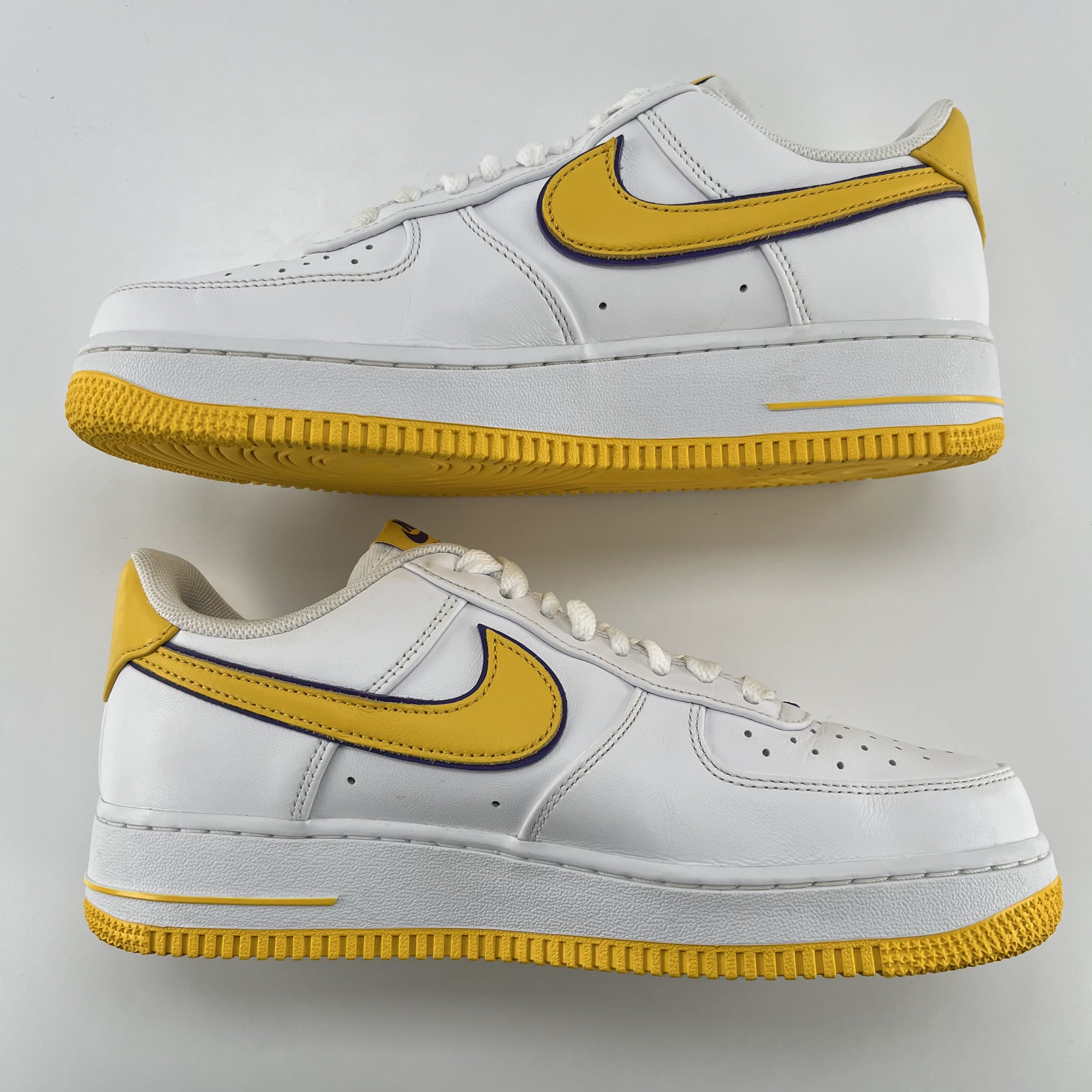 635576 Nike Air Force 1 Low Retro QS Kobe Bryant Lakers Home