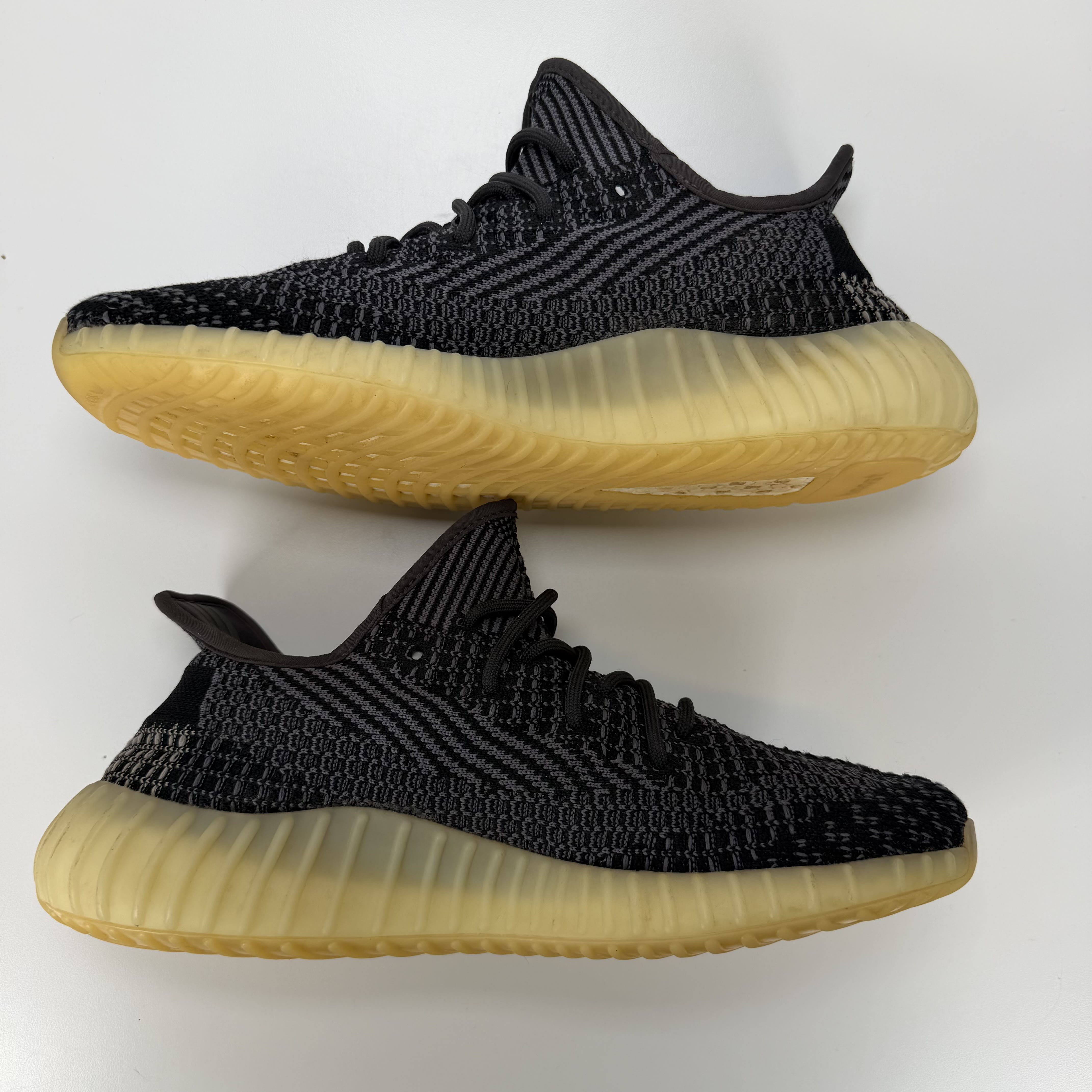 SP4680 adidas Yeezy Boost 350 V2 Carbon