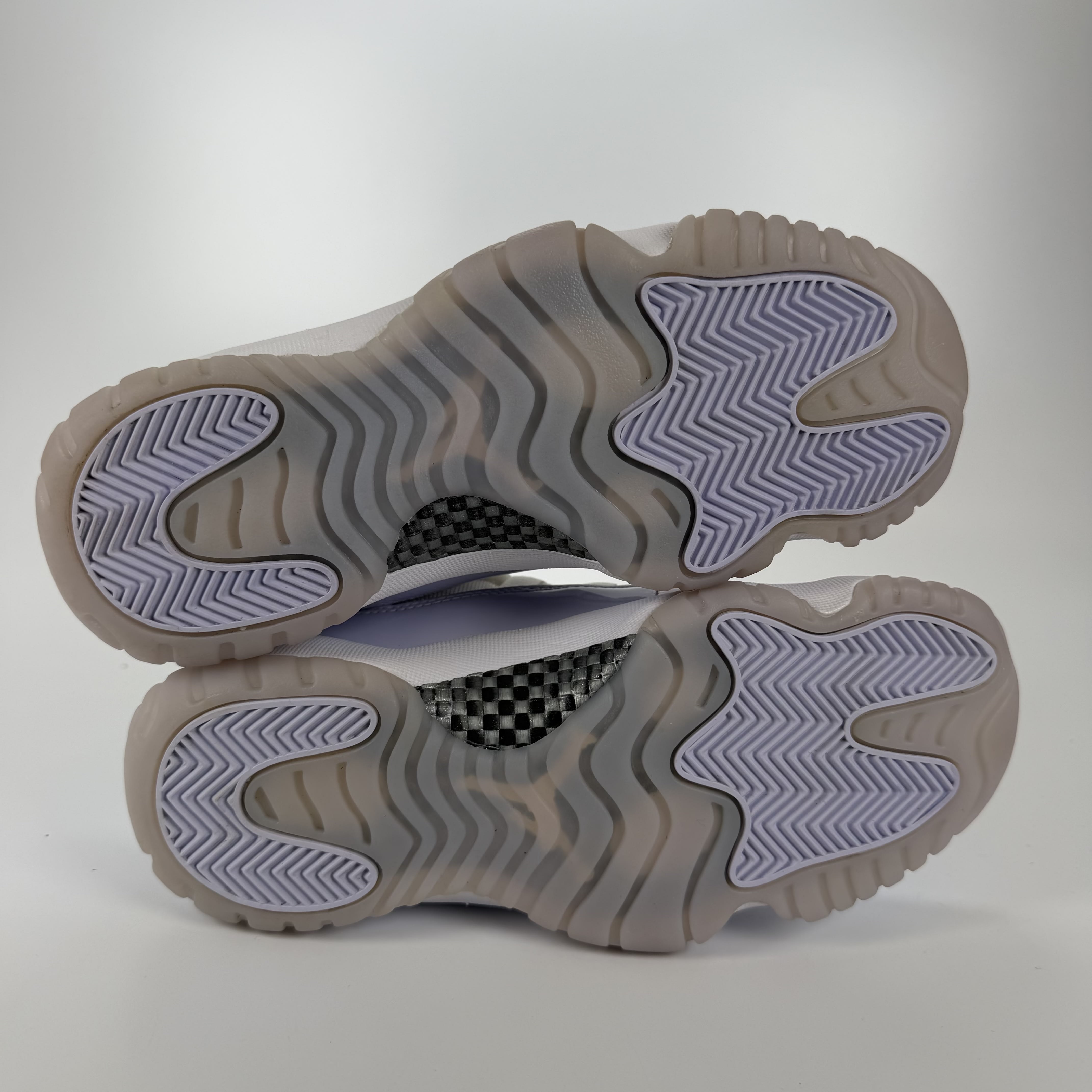 SP4991 Jordan 11 Retro Low Pure Violet (Women's)