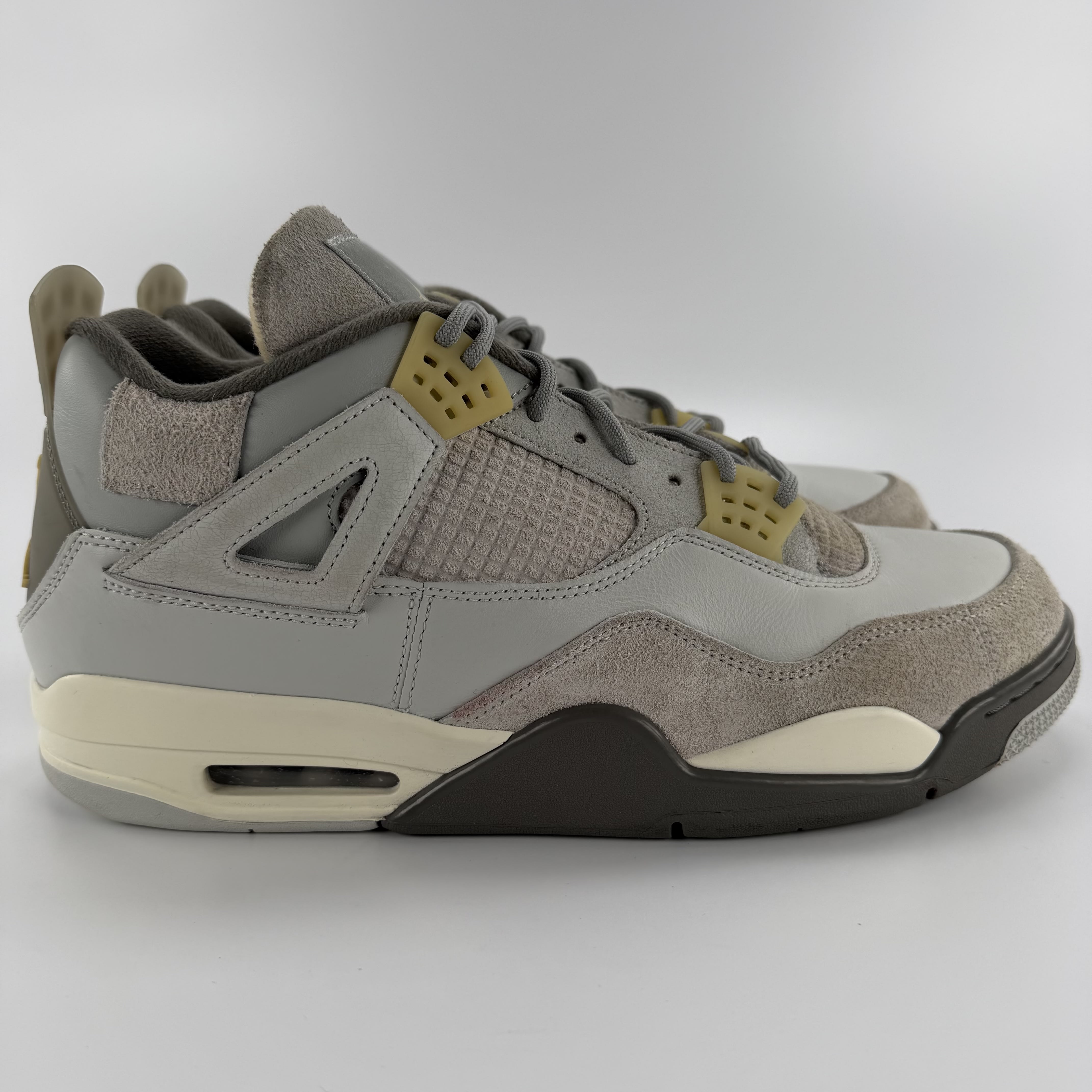 512089 Jordan 4 Retro SE Craft Photon Dust